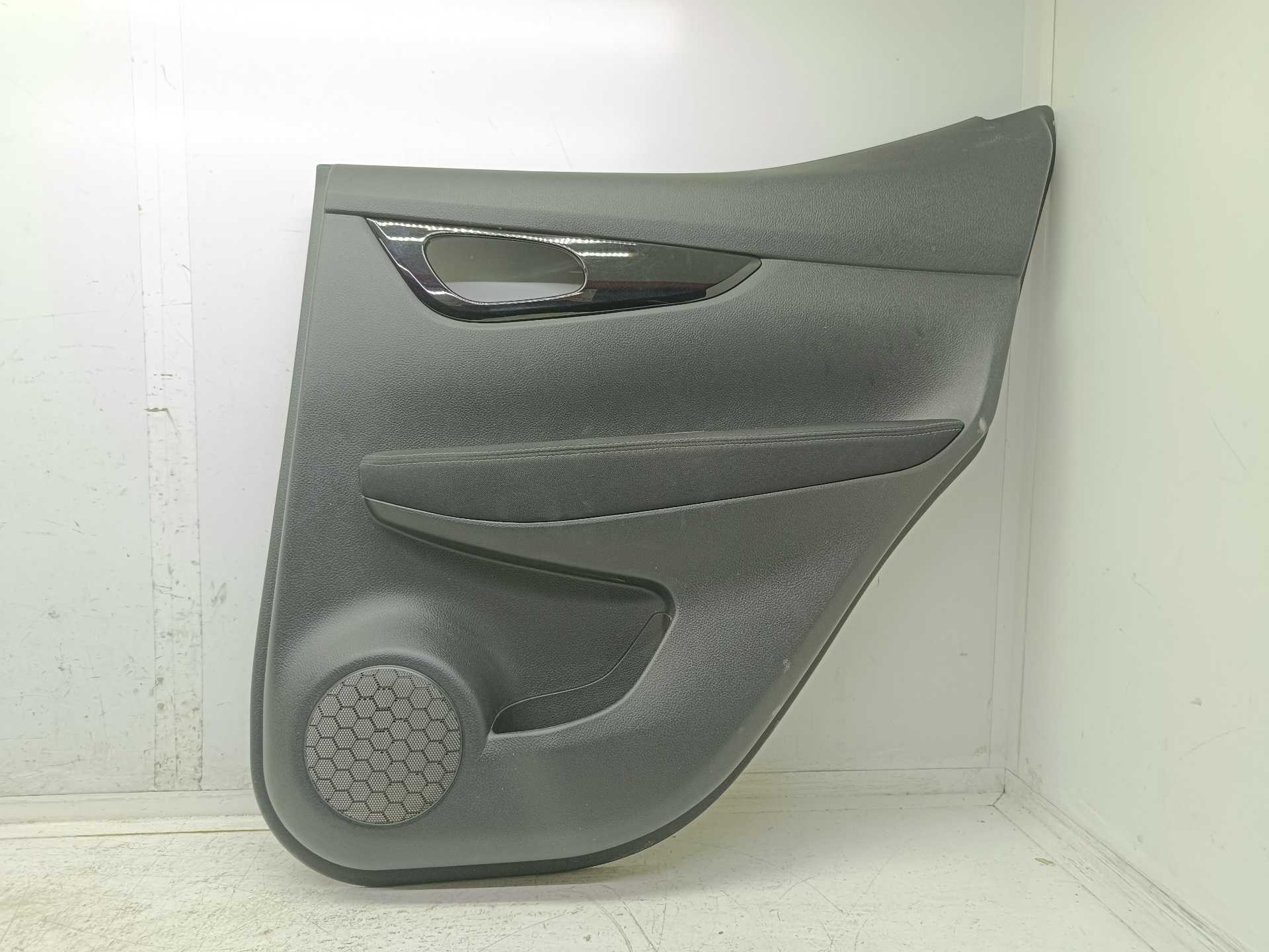 Recambio de guarnecido puerta trasera derecha para nissan qashqai (j11) n-style referencia OEM IAM 829224EA1A  