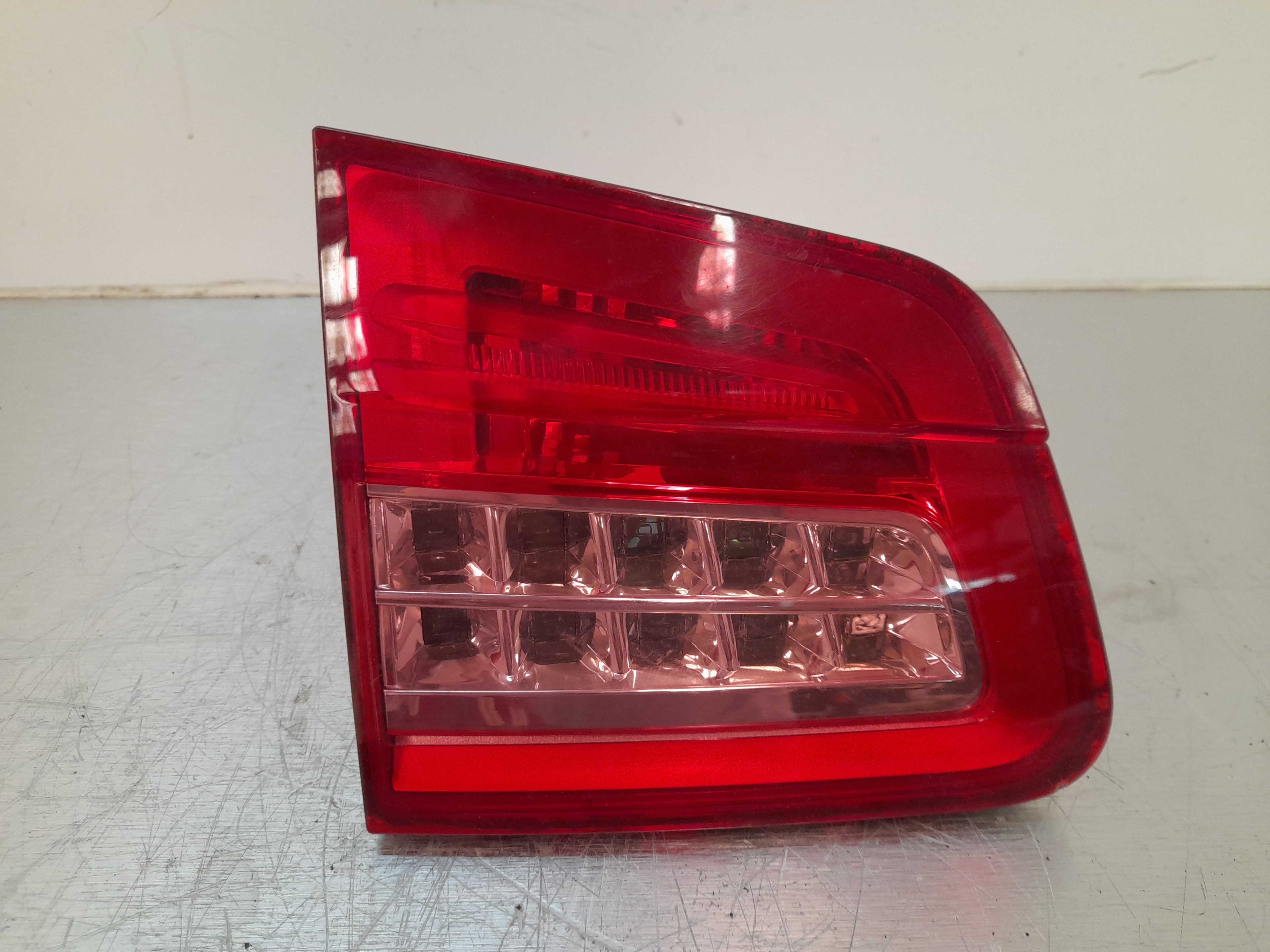 Recambio de piloto porton trasero izquierdo para citroën c5 berlina business referencia OEM IAM 9687583080  
