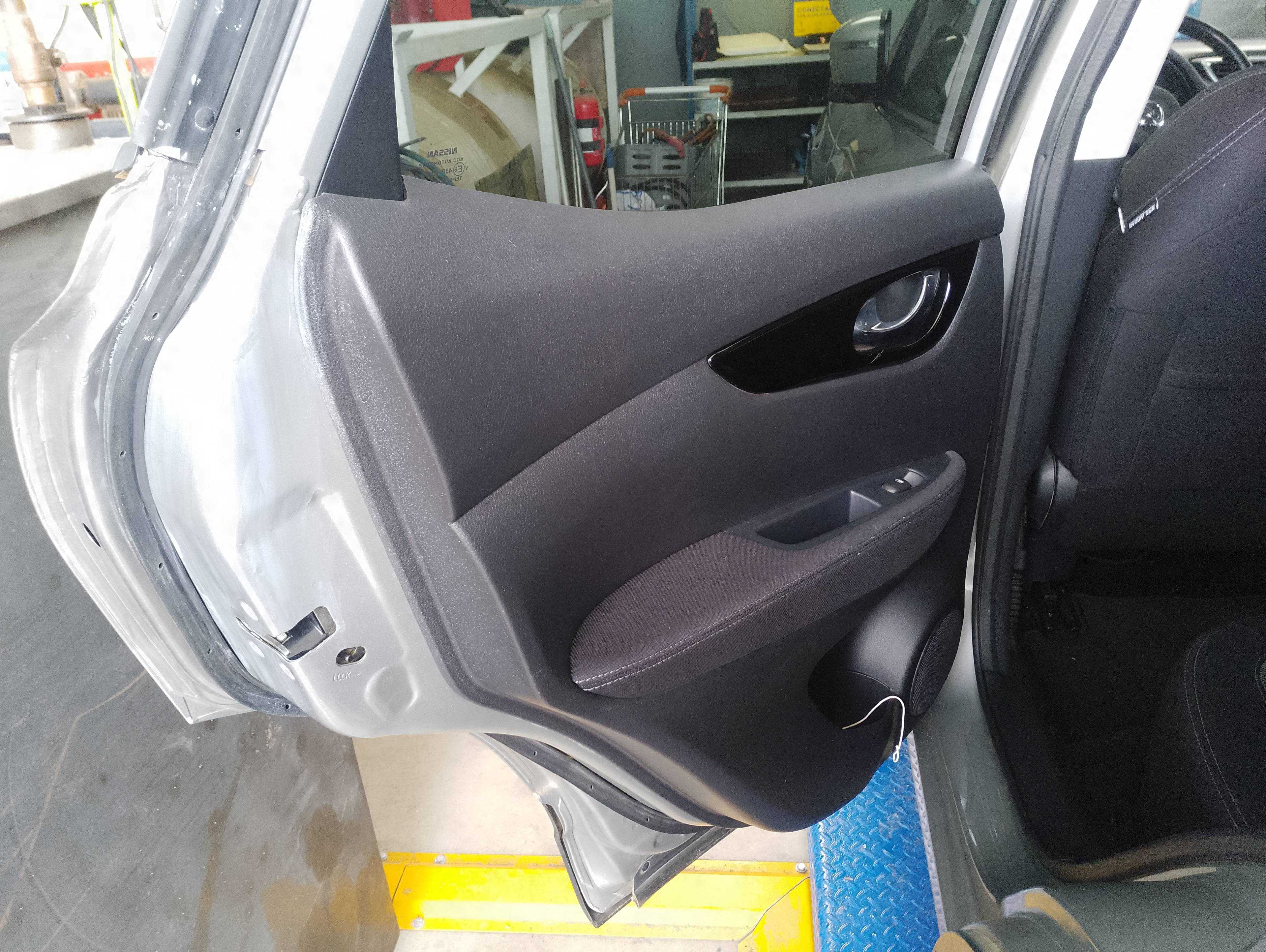 Recambio de guarnecido puerta trasera izquierda para nissan qashqai (j11) n-style referencia OEM IAM   