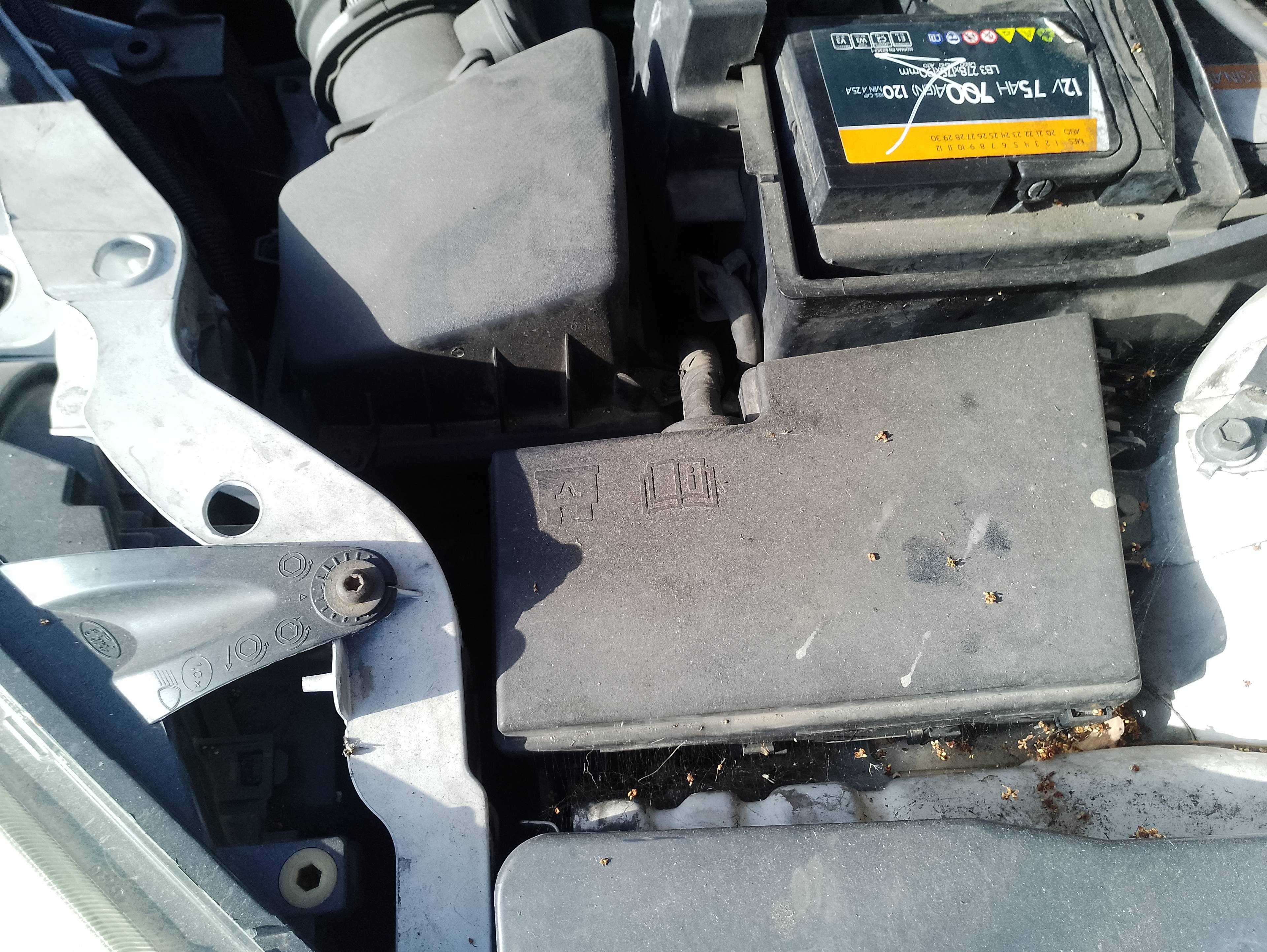 Recambio de caja reles / fusibles para ford focus berlina (cap) ambiente (d) referencia OEM IAM   