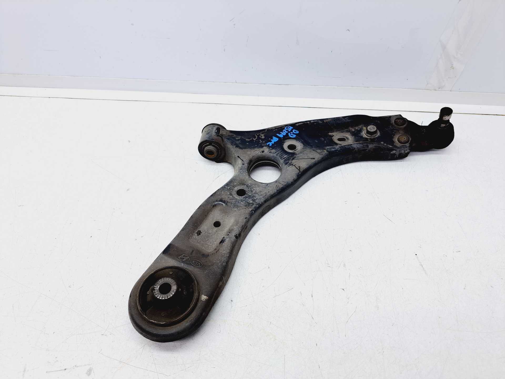 Recambio de brazo suspension inferior delantero derecho para kia carens ( ) basic referencia OEM IAM   