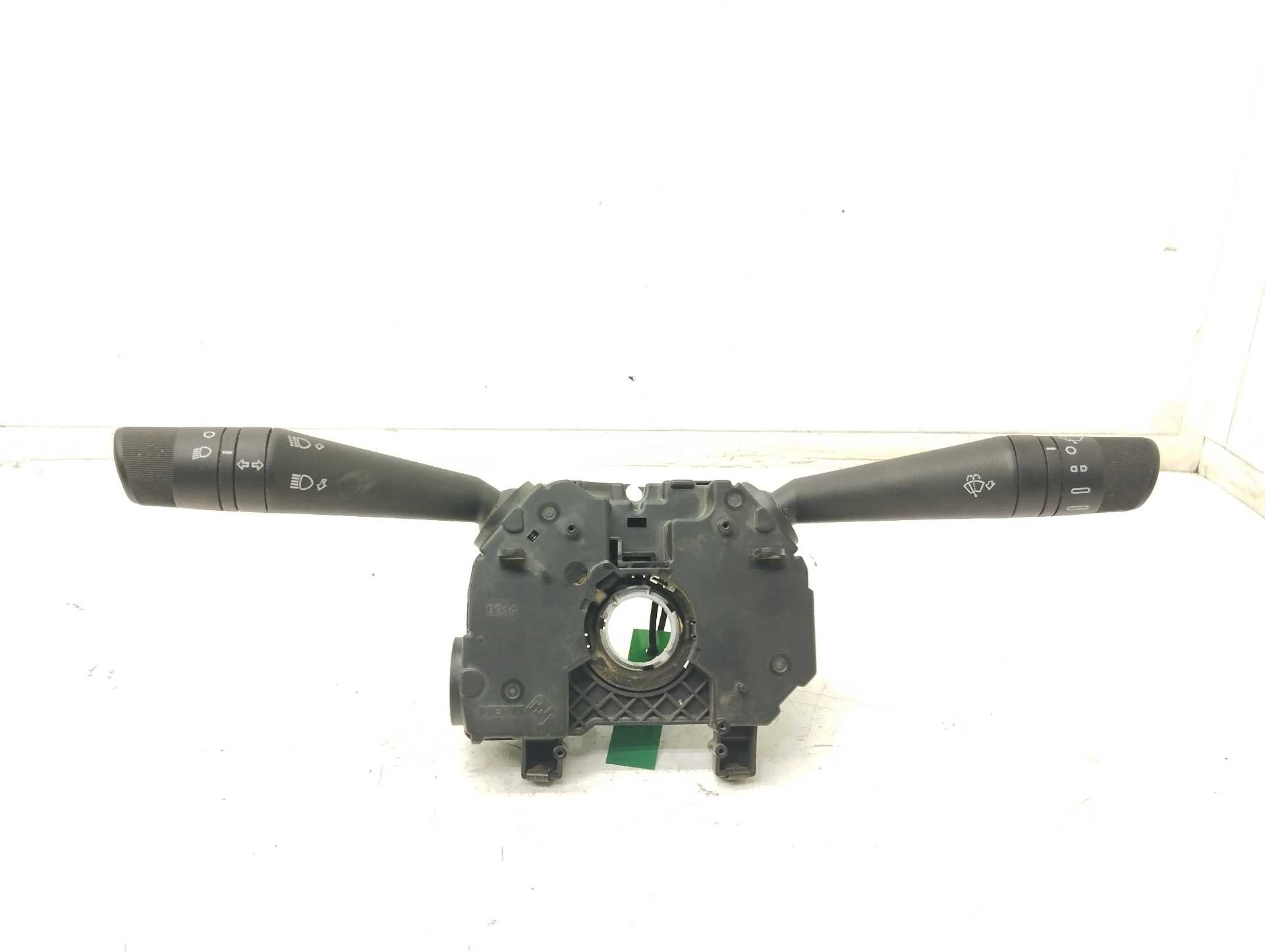 Recambio de mando luces/intermitencia (com2000) para iveco 35s12 referencia OEM IAM 5802499911  