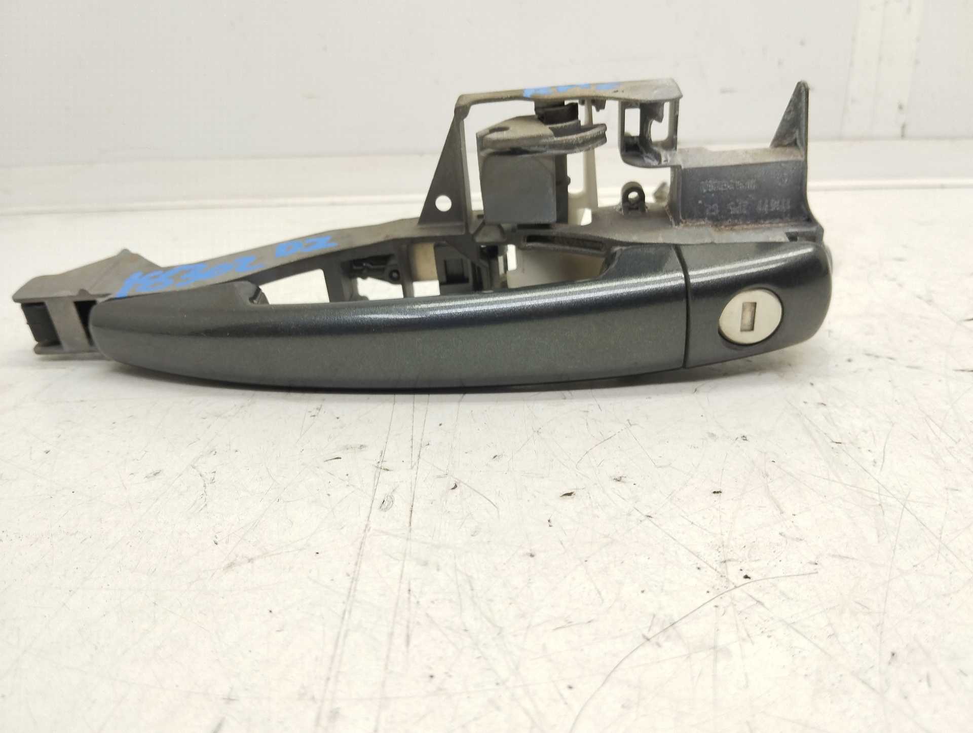 Recambio de maneta exterior delantera izquierda para peugeot 3008 1.6 hdi fap referencia OEM IAM   