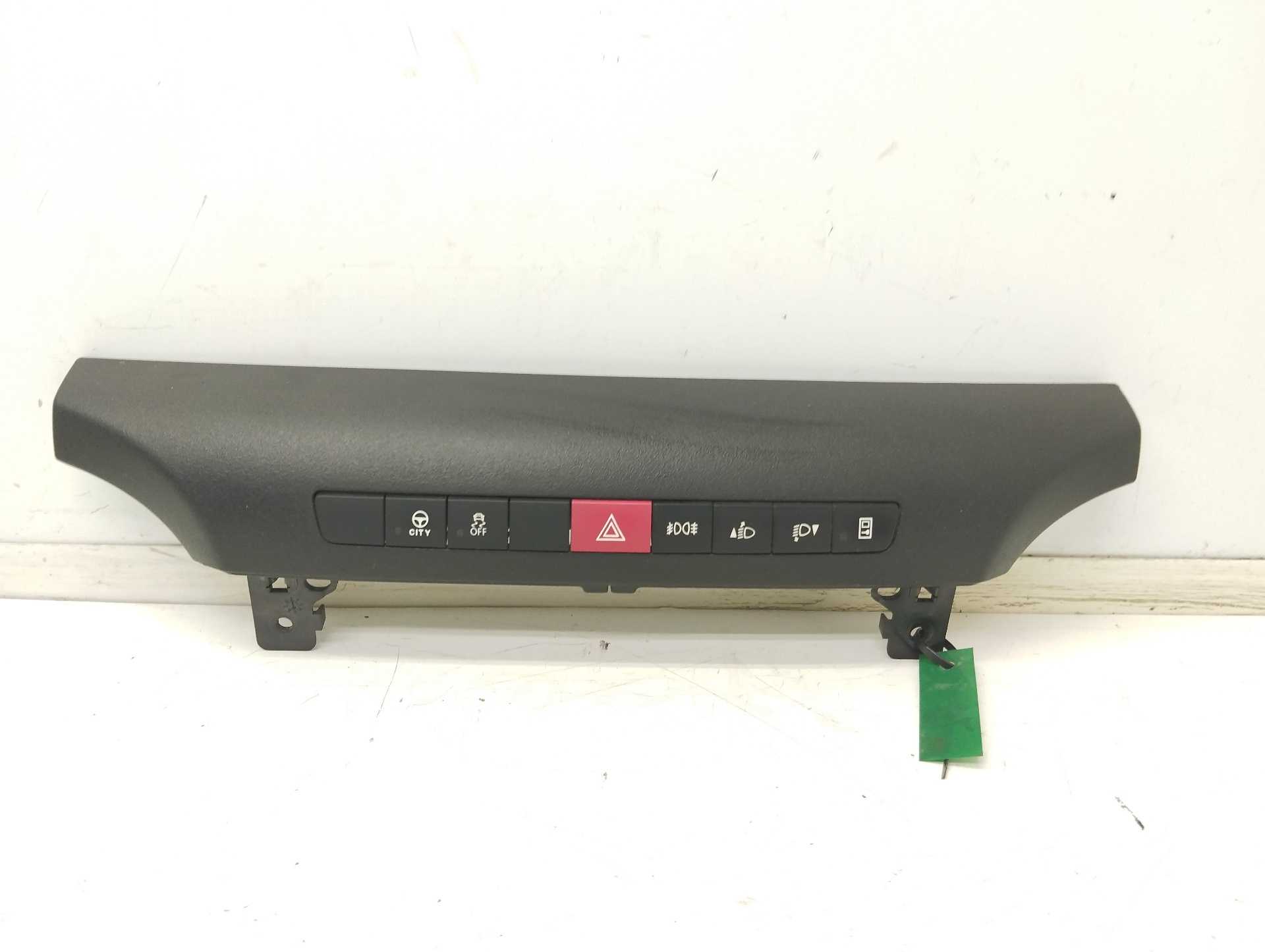 Recambio de mando warning para iveco 35s12 referencia OEM IAM 5802361841 30281645 