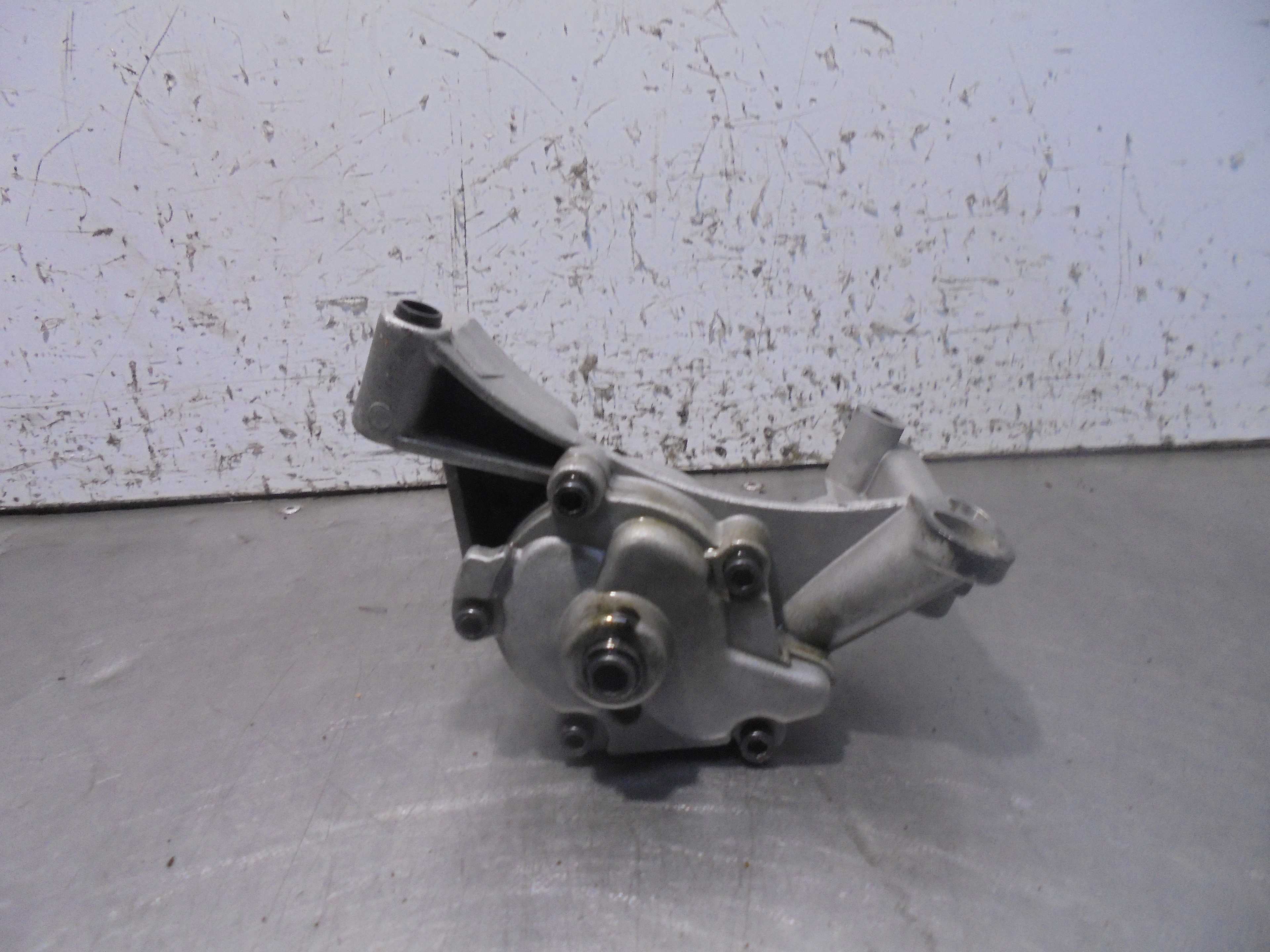 Recambio de bomba aceite para audi a6 berlina (4f2) 2.0 tdi referencia OEM IAM 03G115251  