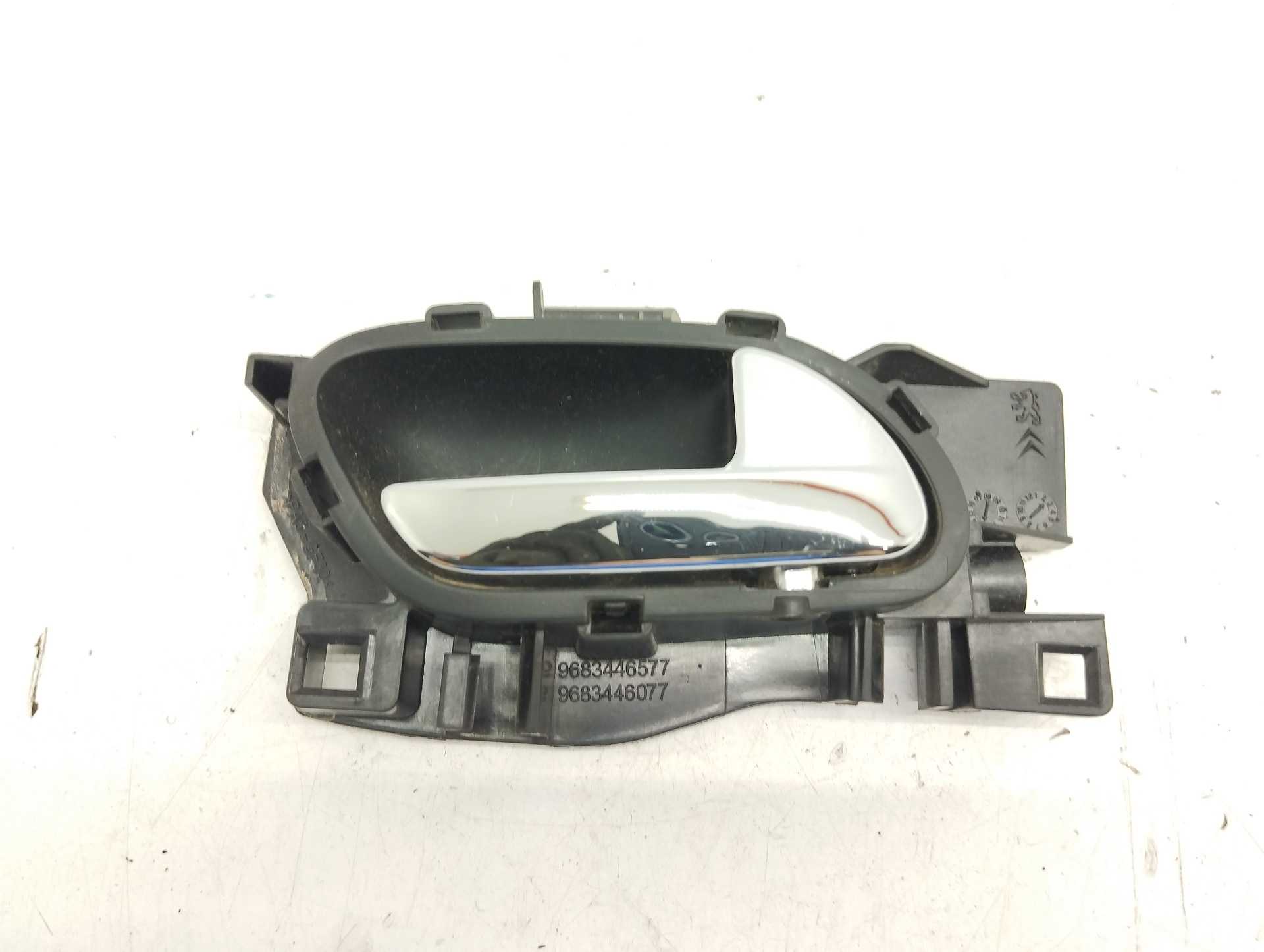 Recambio de maneta interior delantera derecha para peugeot 3008 1.6 hdi fap referencia OEM IAM 9683446577  