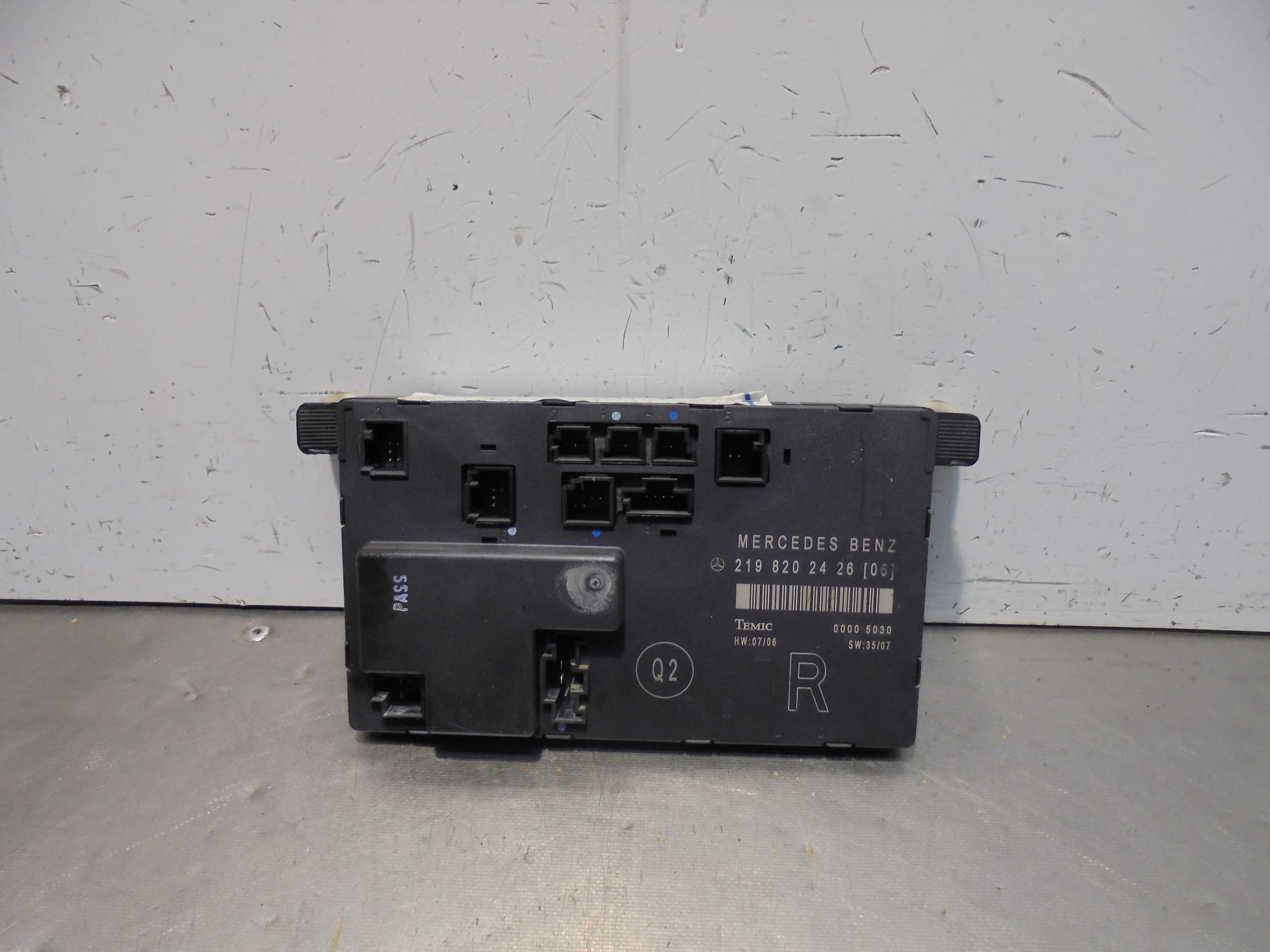 Recambio de modulo confort para mercedes-benz clase cls (w219) 350 cgi (219.357) referencia OEM IAM 2198202426 TEMIC 