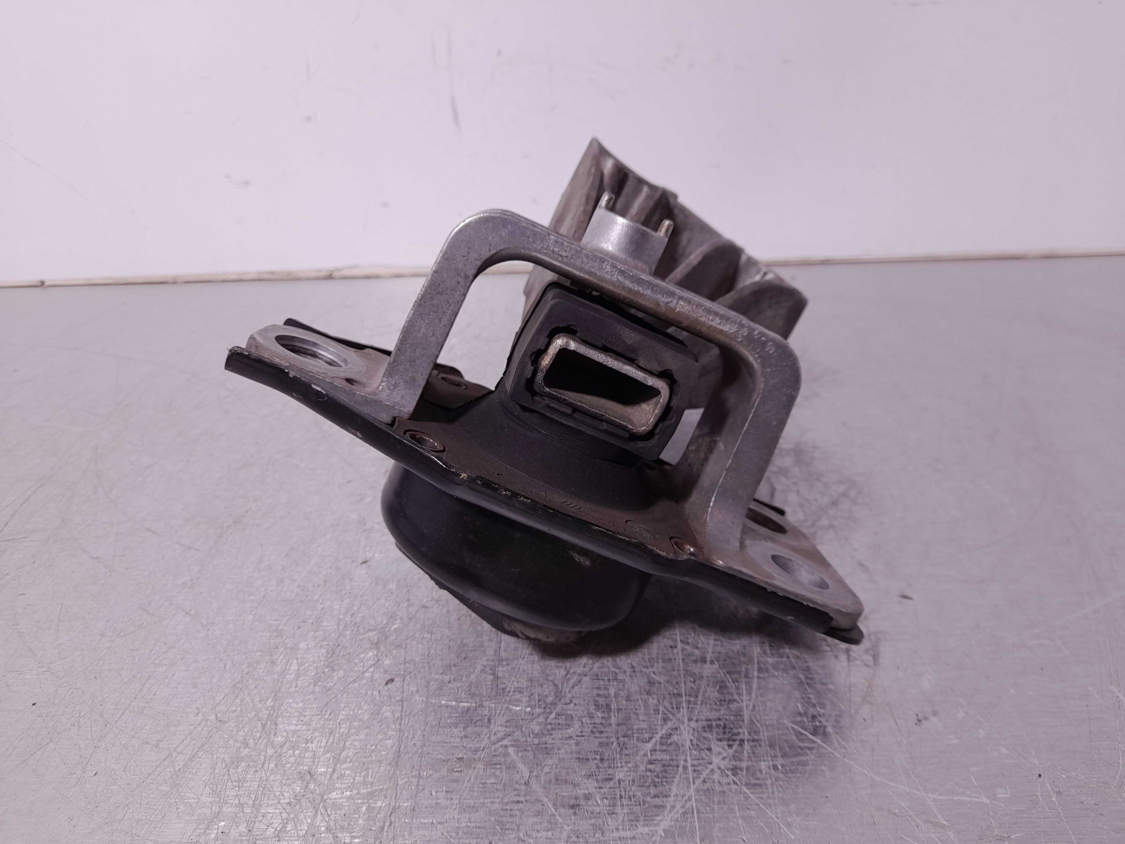 Recambio de soporte motor derecho para renault scenic ii 1.5 dci diesel referencia OEM IAM 500900500  