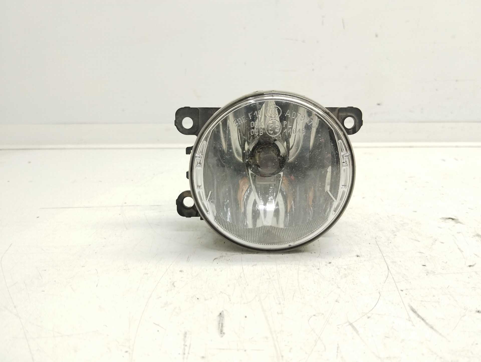 Recambio de faro antiniebla izquierdo para dacia logan ii ambiance referencia OEM IAM 89208691 261500097R VALEO