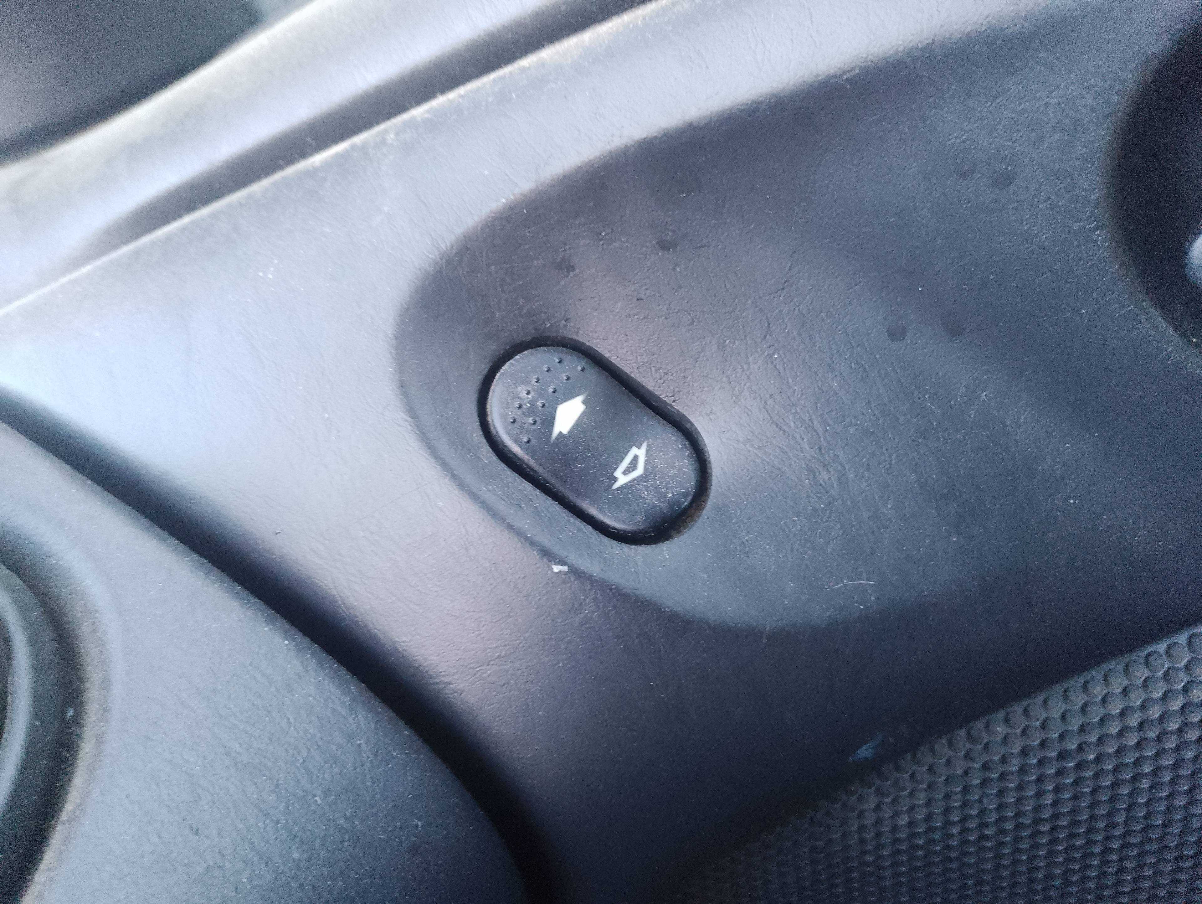 Recambio de mando elevalunas delantero derecho para ford focus berlina (cak) ambiente referencia OEM IAM   
