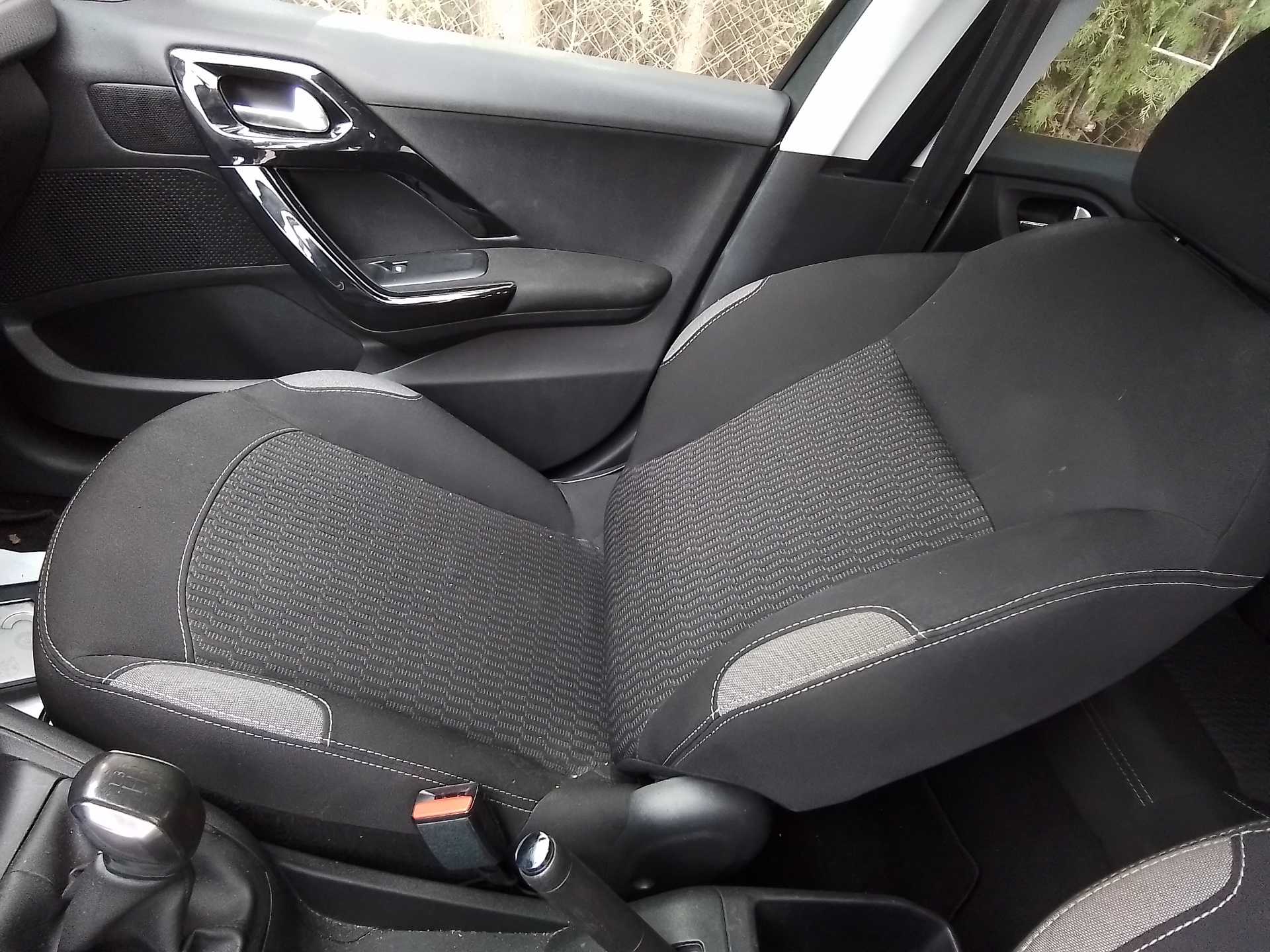 Recambio de asiento delantero derecho para peugeot 208 style referencia OEM IAM   