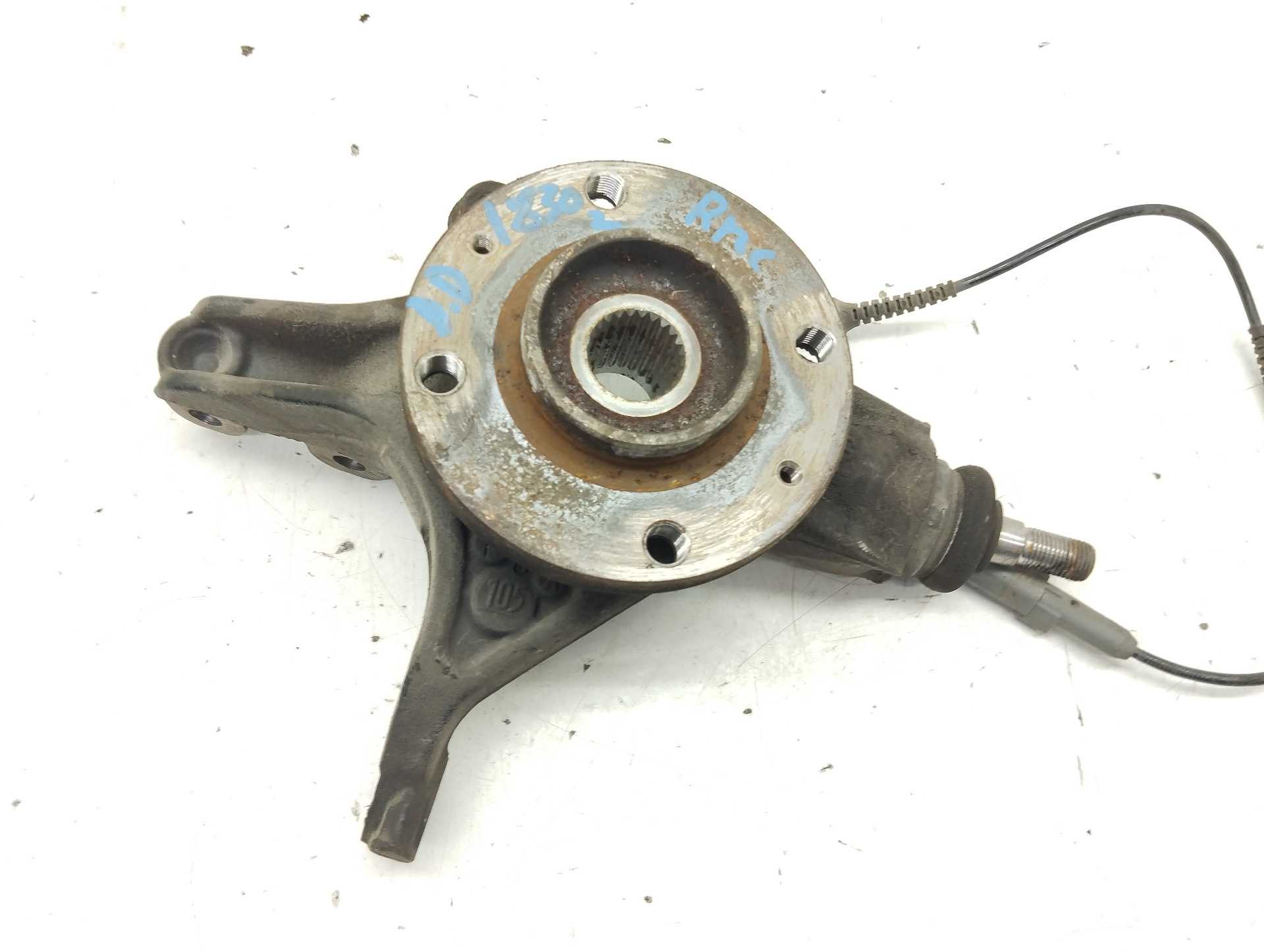 Recambio de mangueta delantera derecha para peugeot 3008 1.6 hdi fap referencia OEM IAM   