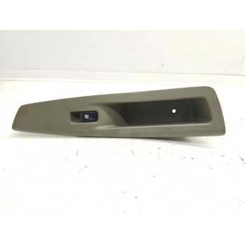 MANDO ELEVALUNAS DELANTERO DERECHO 621W047902 