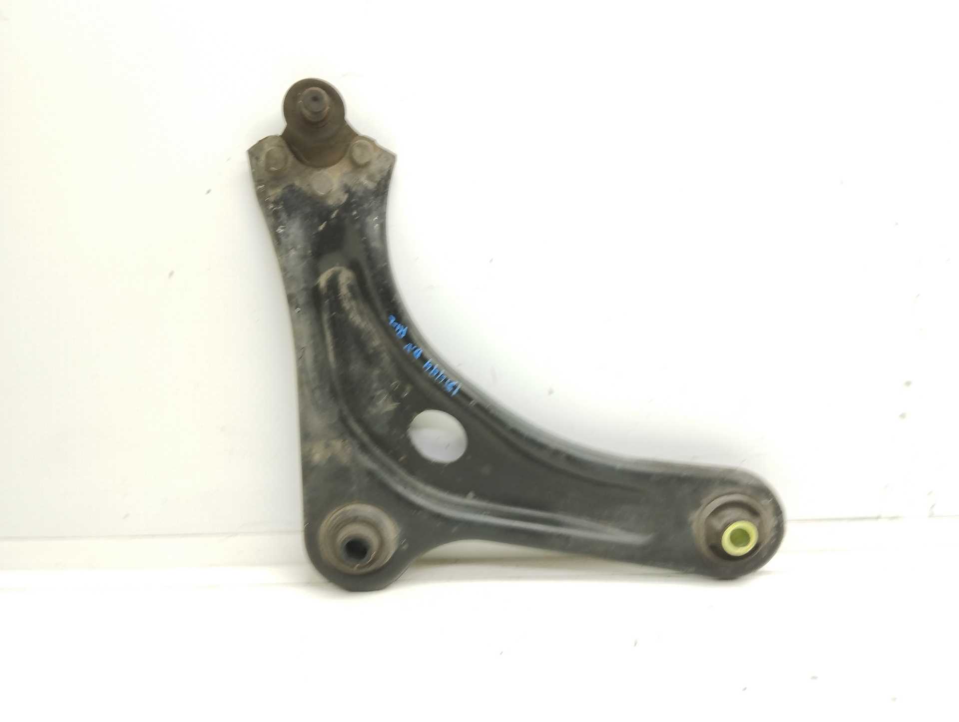 Recambio de brazo suspension inferior delantero derecho para peugeot 208 style referencia OEM IAM  1682729780 9670771480