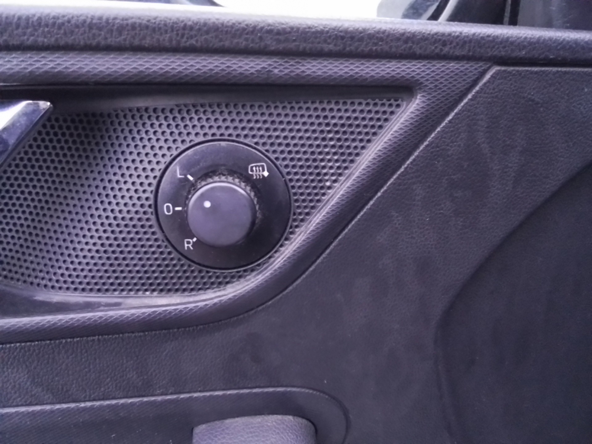 Recambio de mando retrovisor para skoda rapid 1.6 tdi dpf referencia OEM IAM   