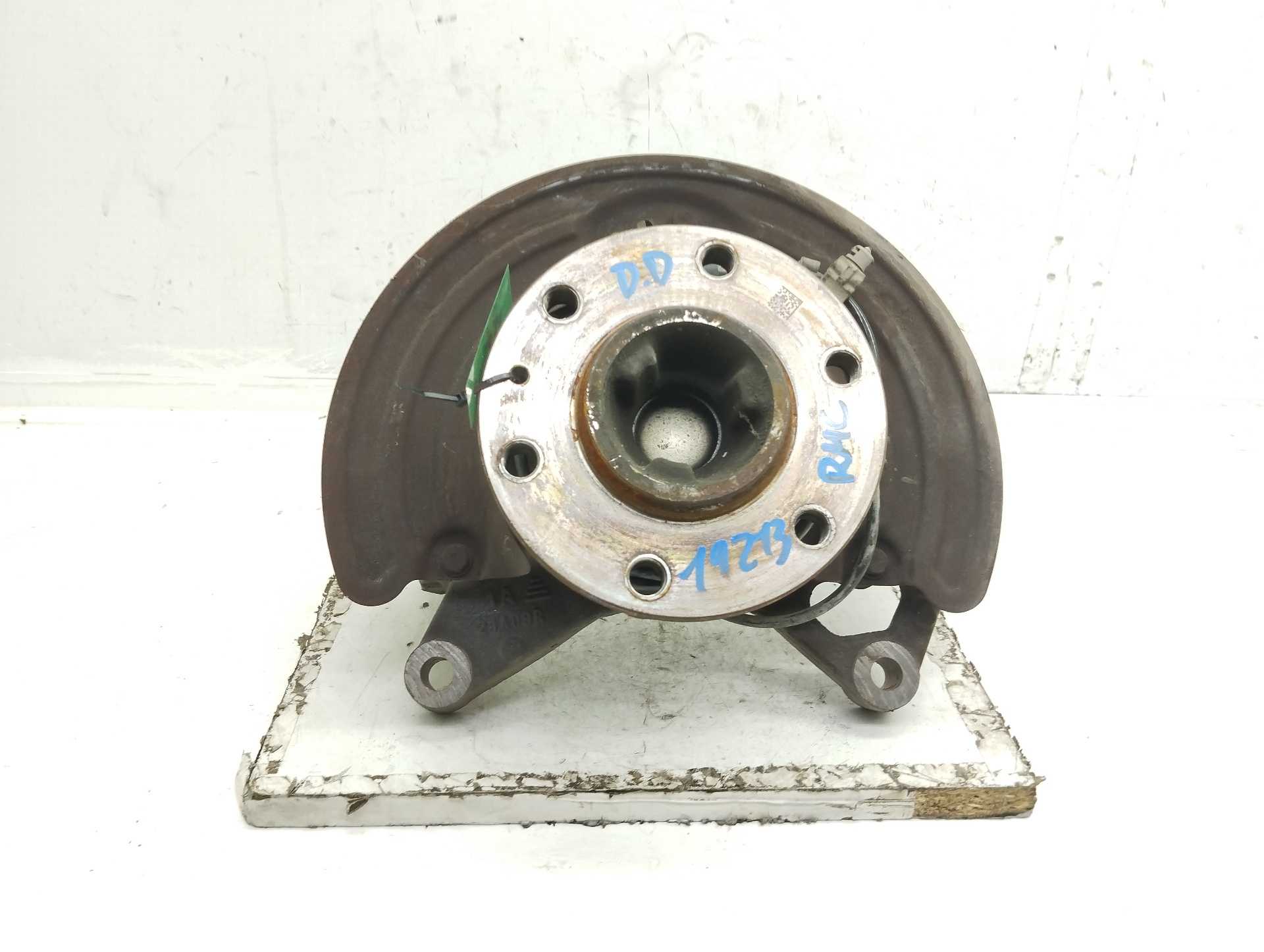 Recambio de mangueta delantera derecha para iveco 35s12 referencia OEM IAM  5802417991 5801564434