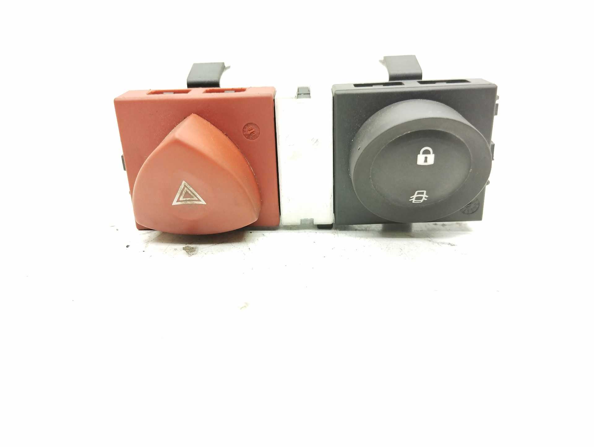 Recambio de mando warning para renault megane ii berlina 5p authentique referencia OEM IAM 8200407416  