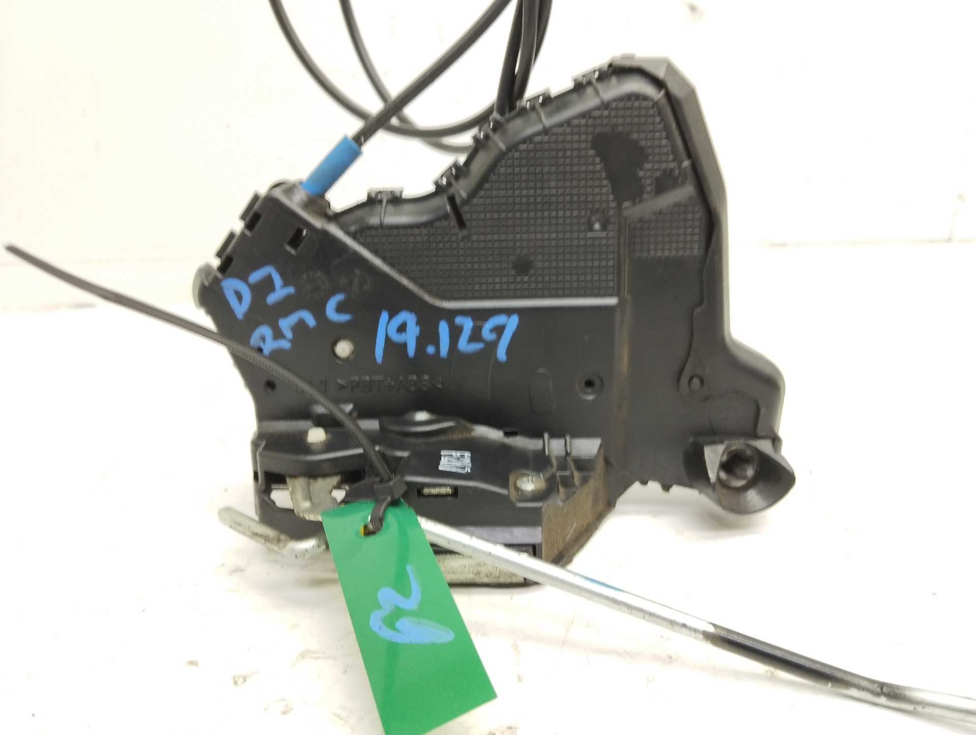 Recambio de cerradura puerta delantera izquierda para toyota auris luna+ referencia OEM IAM A046693  