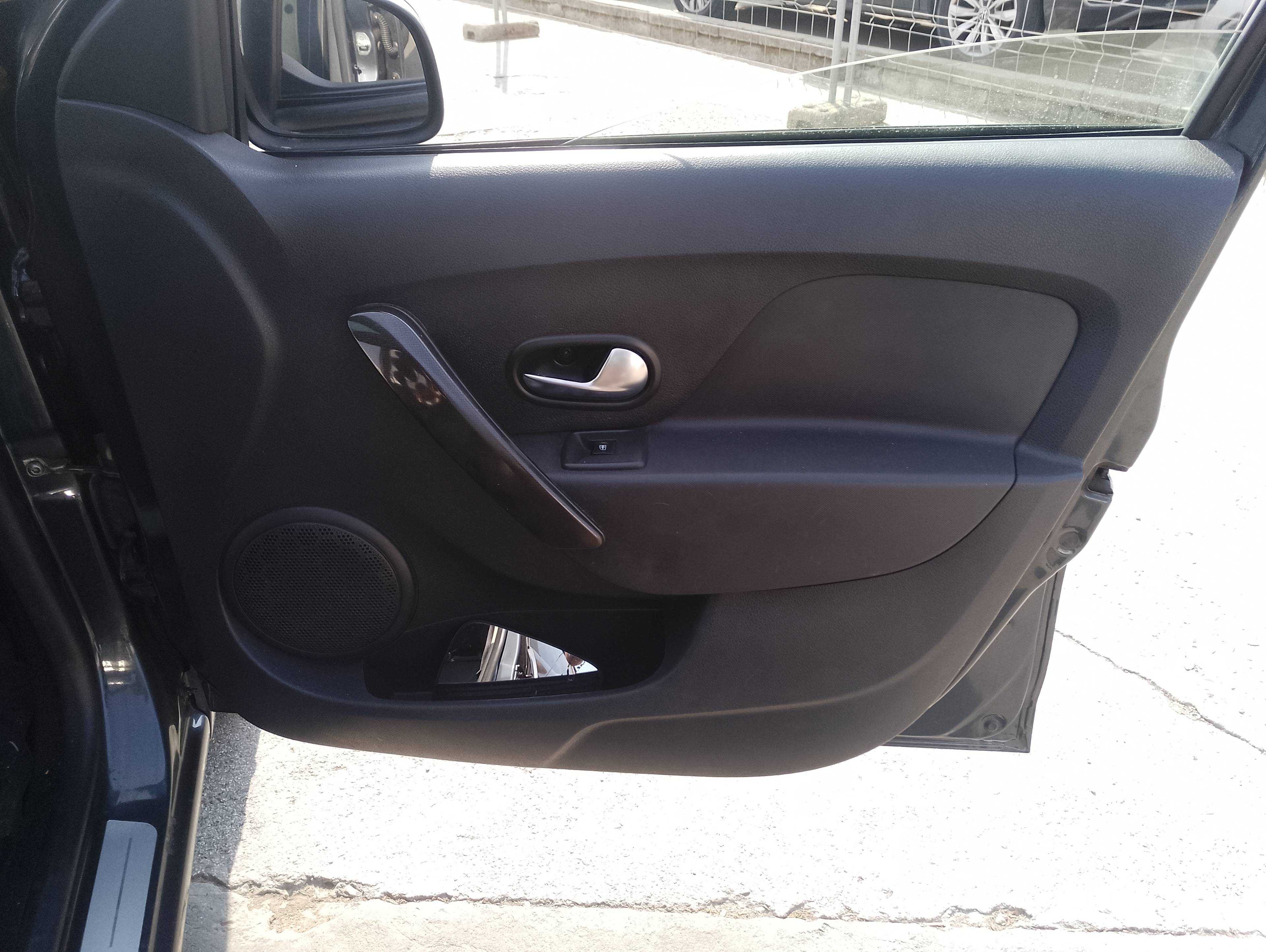 Recambio de guarnecido puerta delantera derecha para dacia logan ii ambiance referencia OEM IAM   