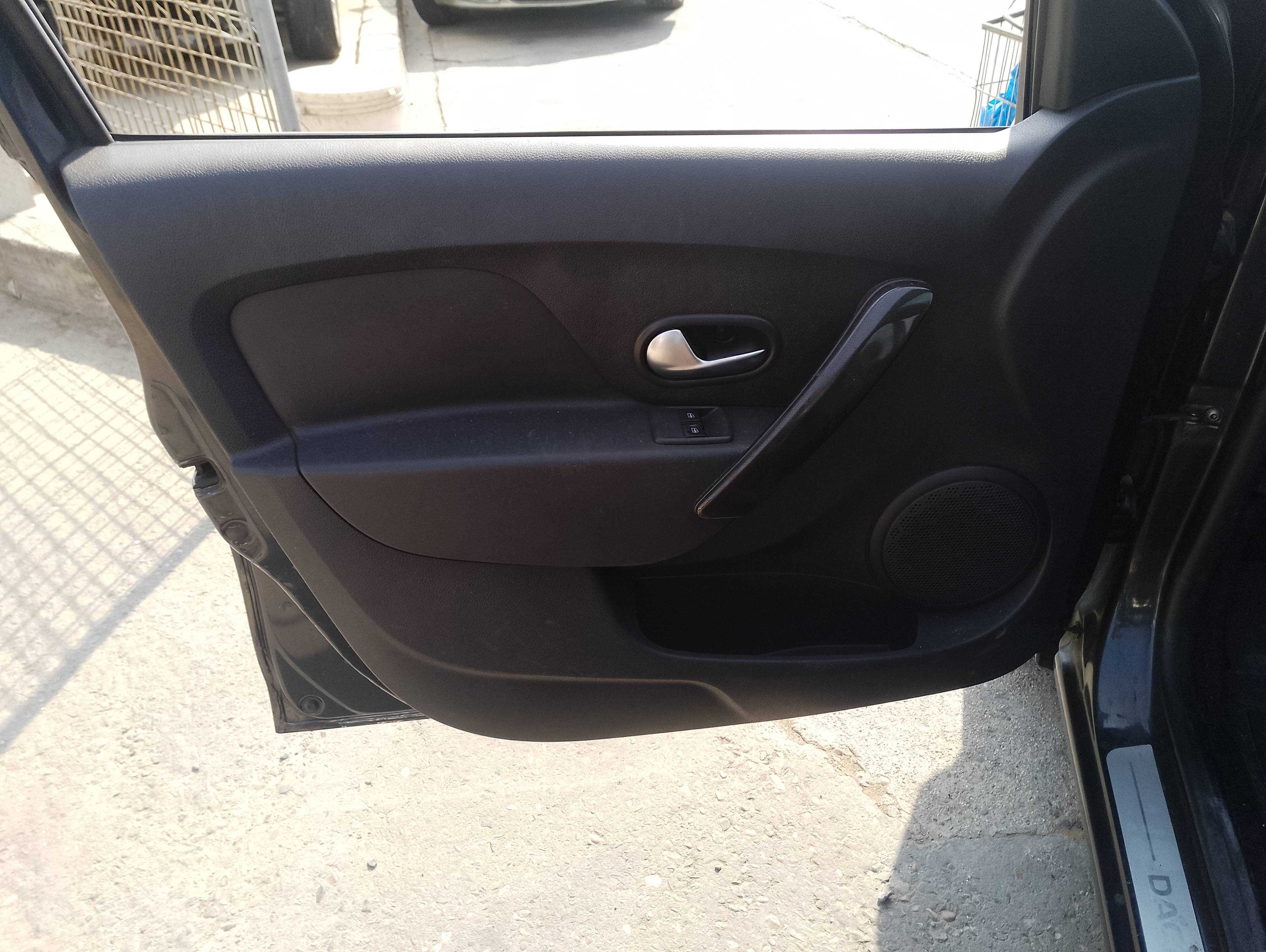 Recambio de guarnecido puerta delantera izquierda para dacia logan ii ambiance referencia OEM IAM   