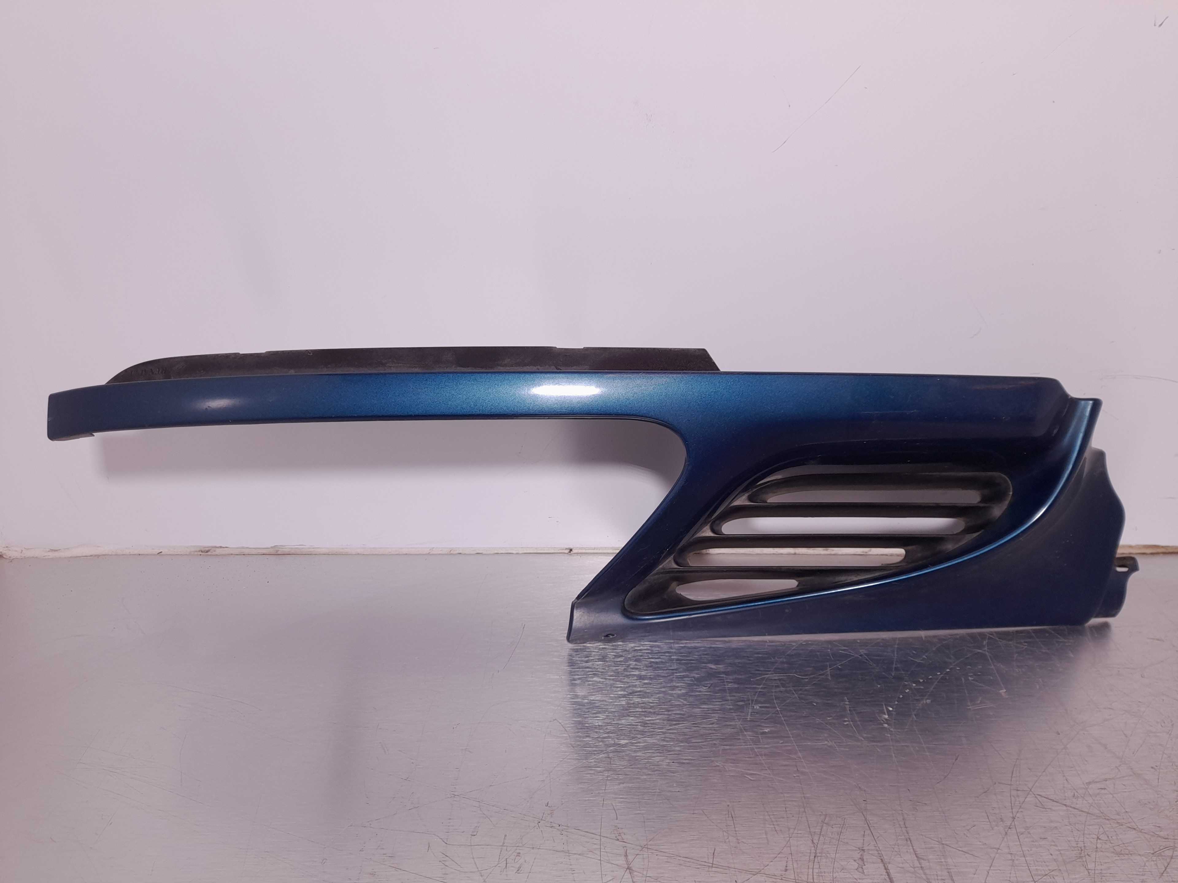 Recambio de molduras delanteras para renault megane i scenic (ja0) 1.6e alize referencia OEM IAM 7700834200  