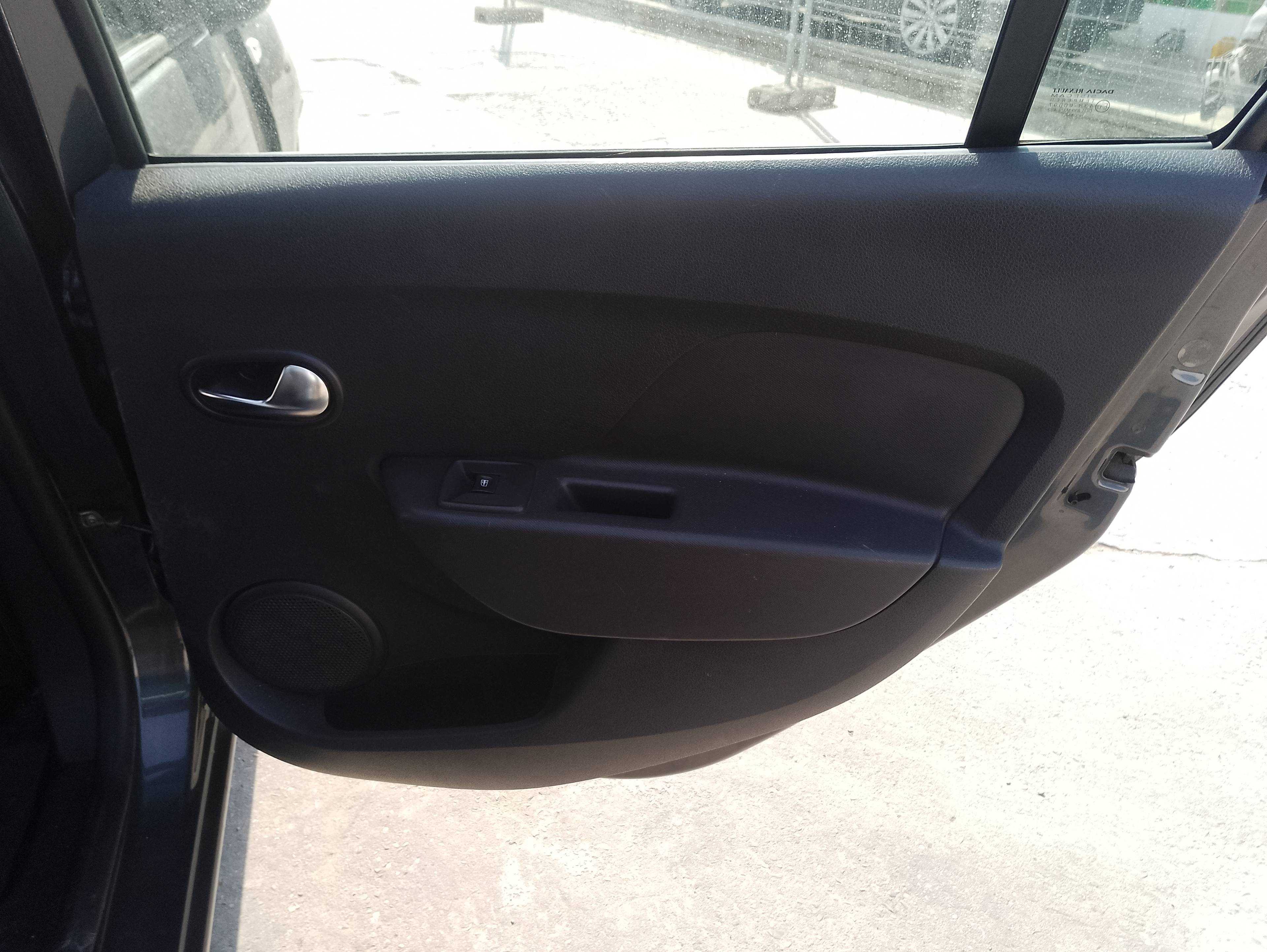 Recambio de guarnecido puerta trasera derecha para dacia logan ii ambiance referencia OEM IAM   