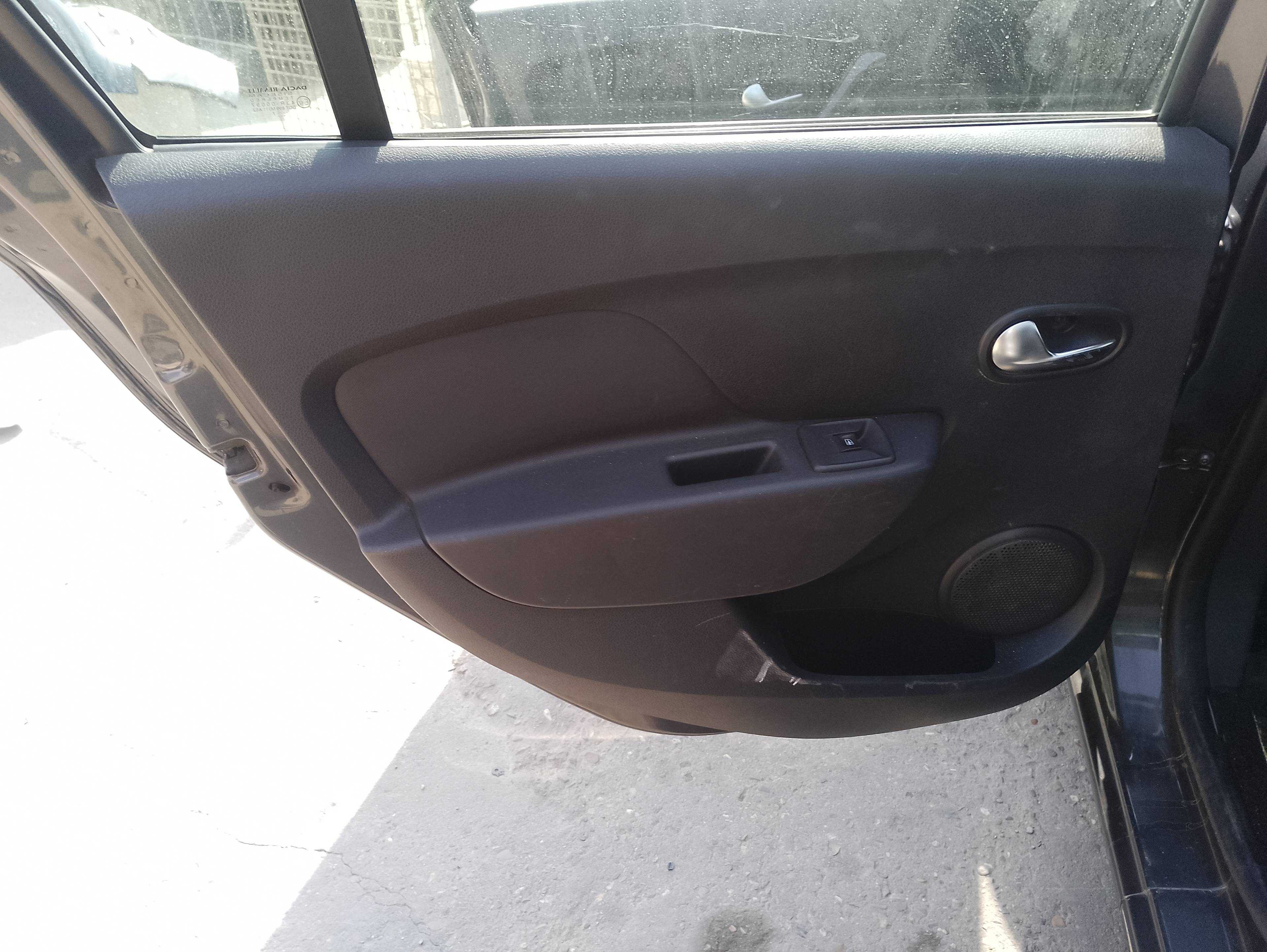 Recambio de guarnecido puerta trasera izquierda para dacia logan ii ambiance referencia OEM IAM   