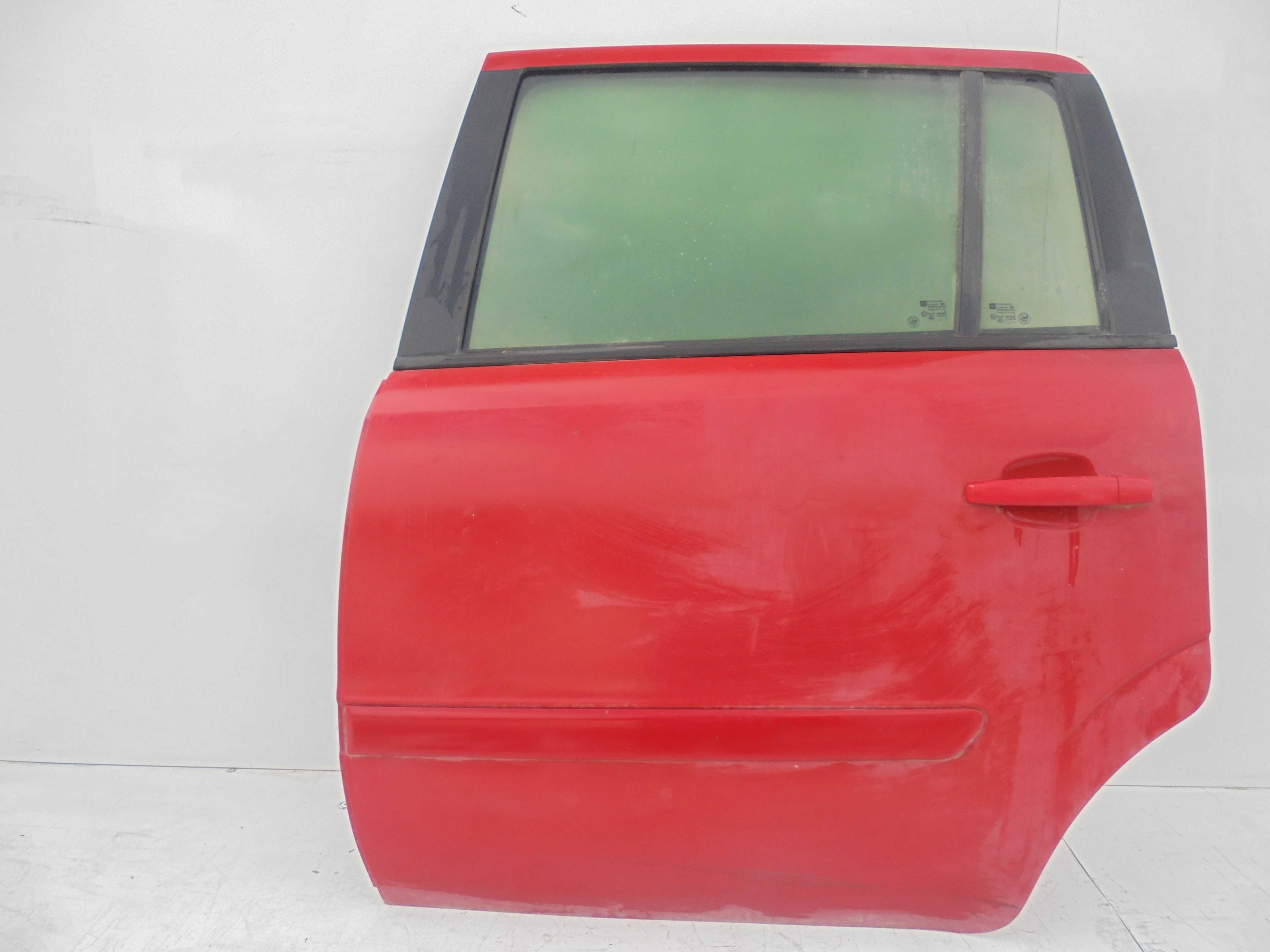 Recambio de puerta trasera izquierda para opel zafira b cosmo referencia OEM IAM   