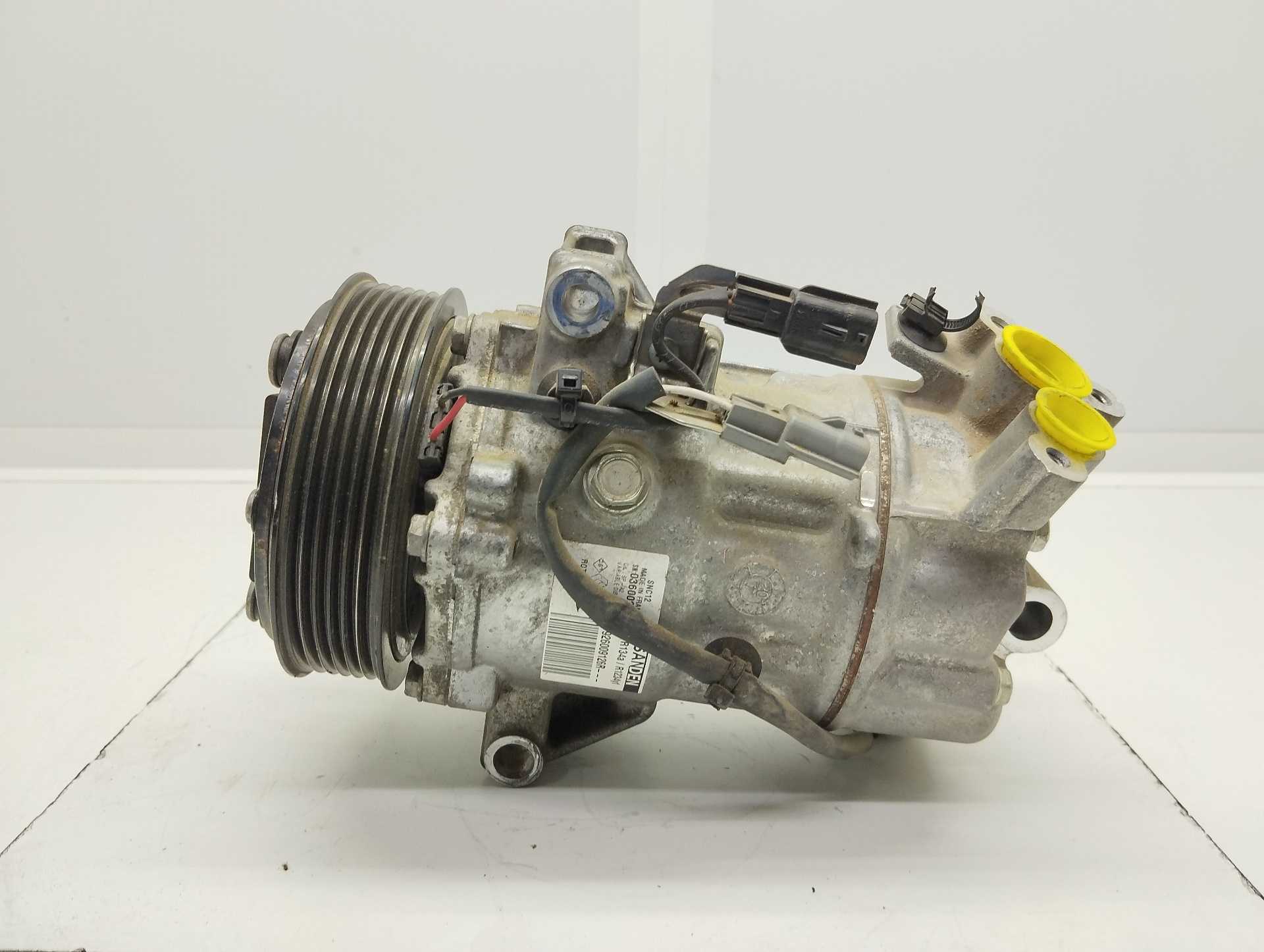 Recambio de compresor aire acondicionado para renault captur ii intens referencia OEM IAM 926009126R SANDEN 