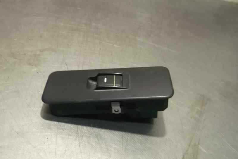 Recambio de mando elevalunas delantero derecho para land rover discovery v6 td edition 60 yrs referencia OEM IAM   