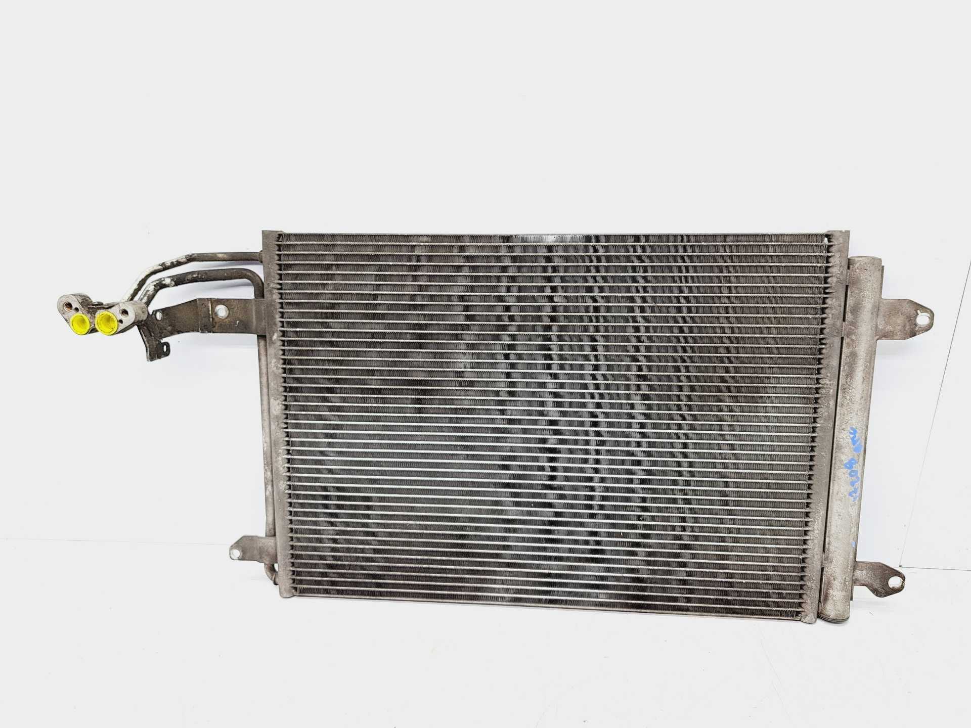 Recambio de condensador / radiador aire acondicionado para volkswagen caddy furgón/kombi 2.0 tdi referencia OEM IAM 1K0820411AH 