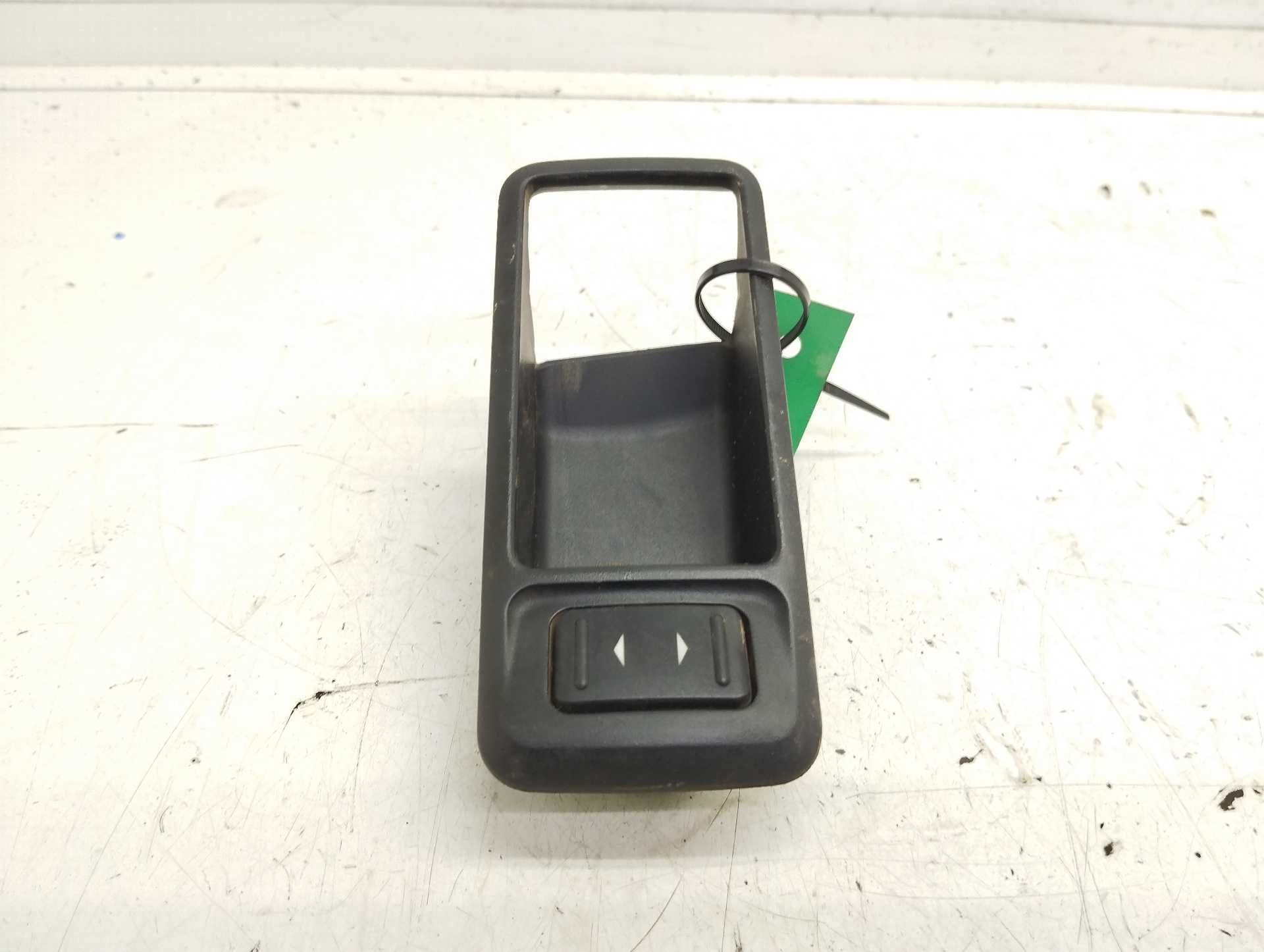 Recambio de mando elevalunas trasero izquierdo para ford focus berlina (cap) ambiente (d) referencia OEM IAM 3M51226A37  