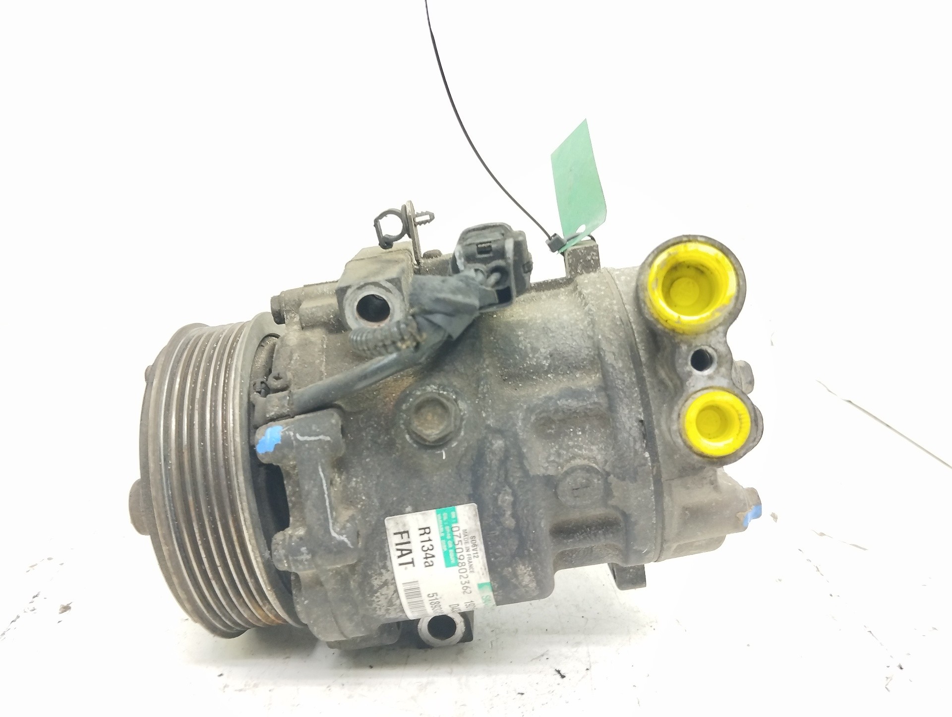 Recambio de compresor aire acondicionado para fiat fiorino básico referencia OEM IAM 51893889 1921FD433 