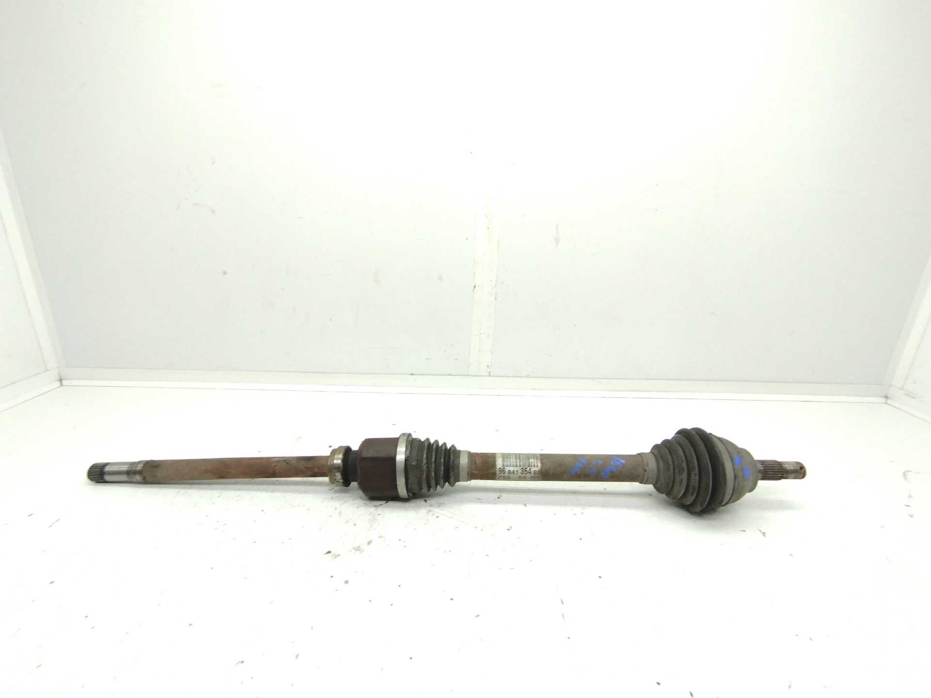Recambio de transmision delantera derecha para peugeot 3008 1.6 hdi fap referencia OEM IAM 9684135480  