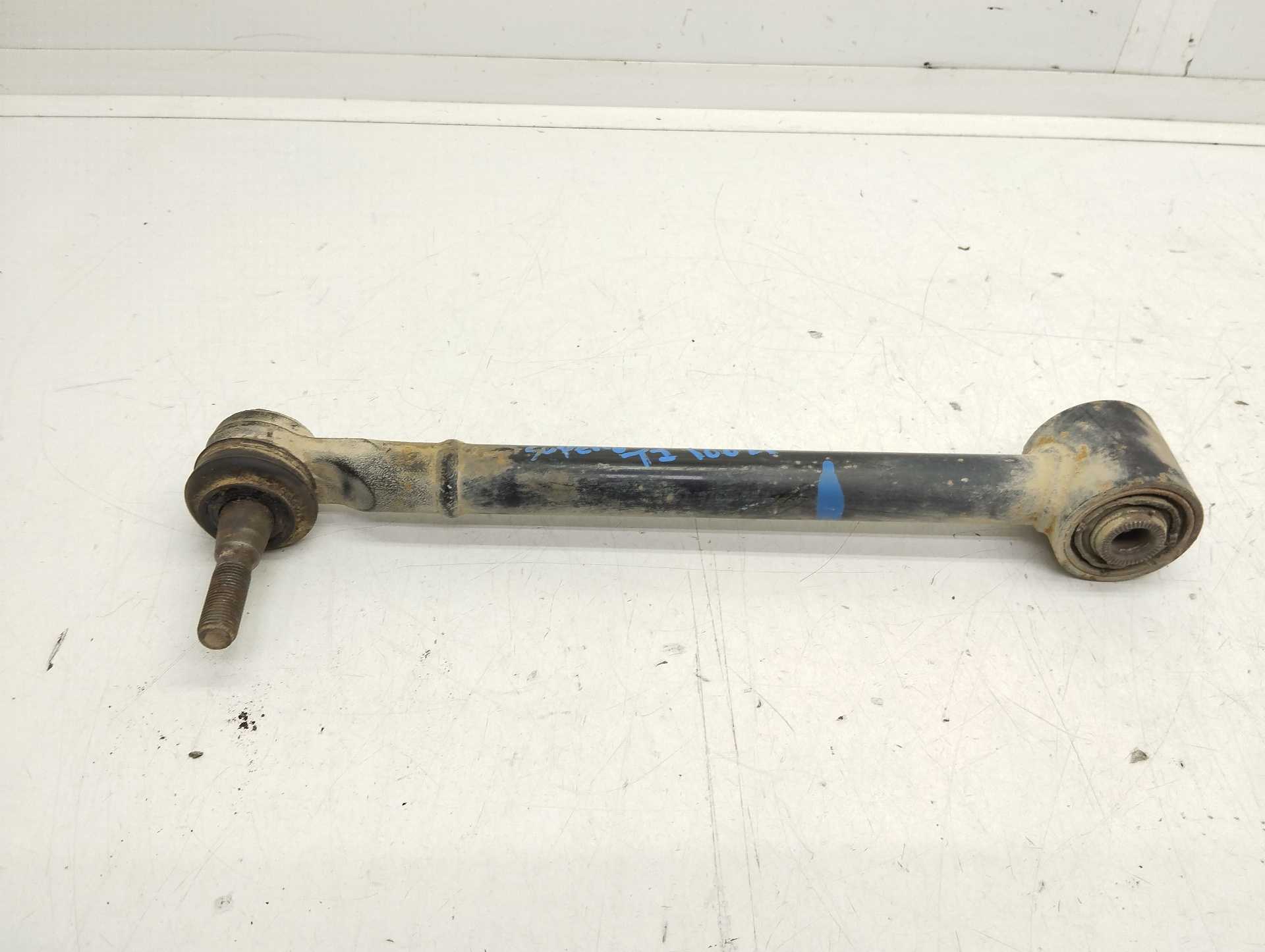 Recambio de brazo suspension superior trasero izquierdo para lexus is200 (ds2/is2) 220d referencia OEM IAM   