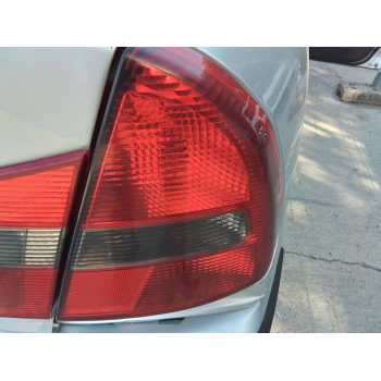 Recambio de piloto trasero derecho para mitsubishi carisma berlina 5 (da0) 1900 di-d comfort referencia OEM IAM   