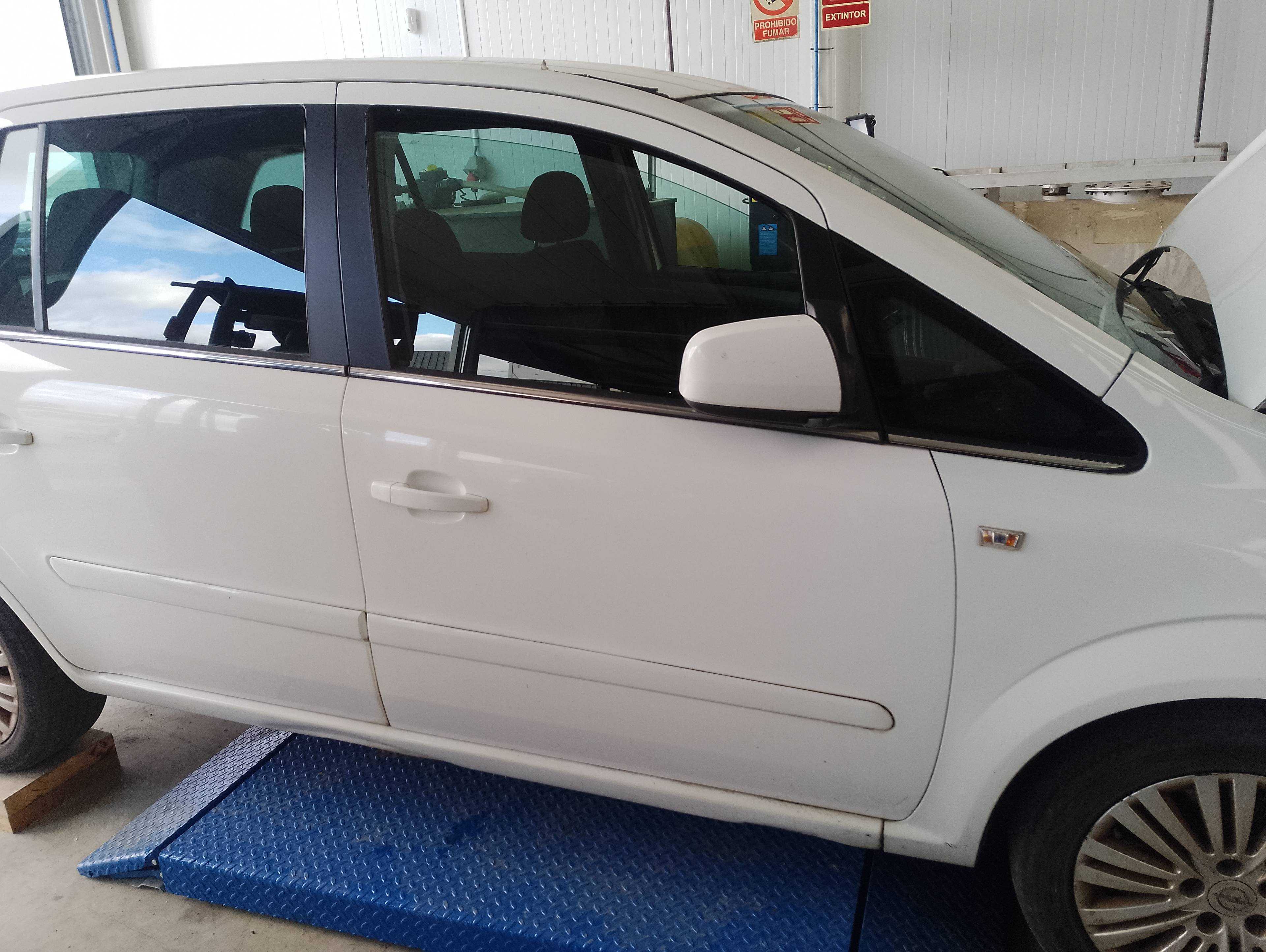 Recambio de puerta delantera derecha para opel zafira b cosmo referencia OEM IAM   