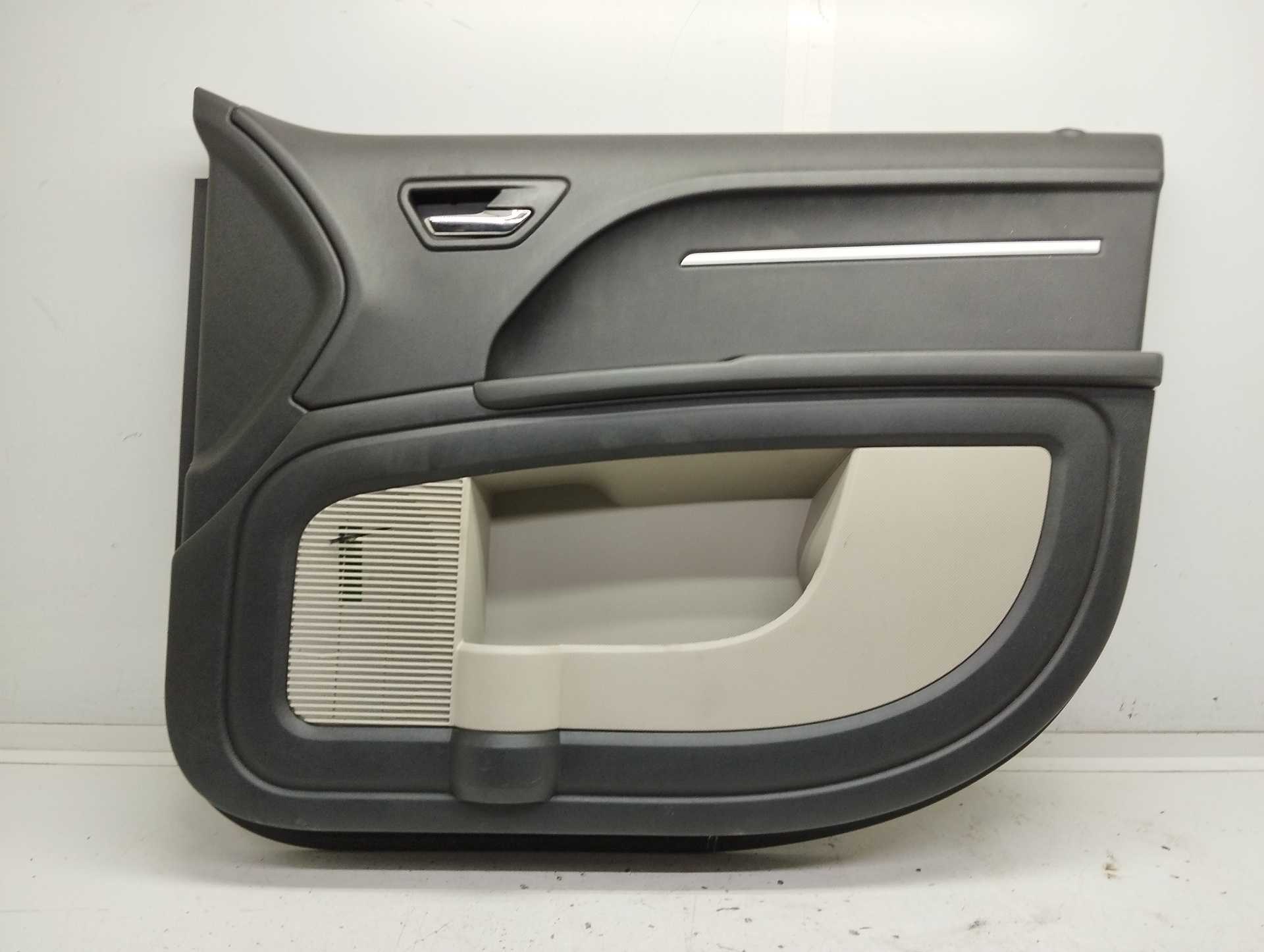 Recambio de guarnecido puerta delantera derecha para dodge journey se referencia OEM IAM 1BG861K7AC  