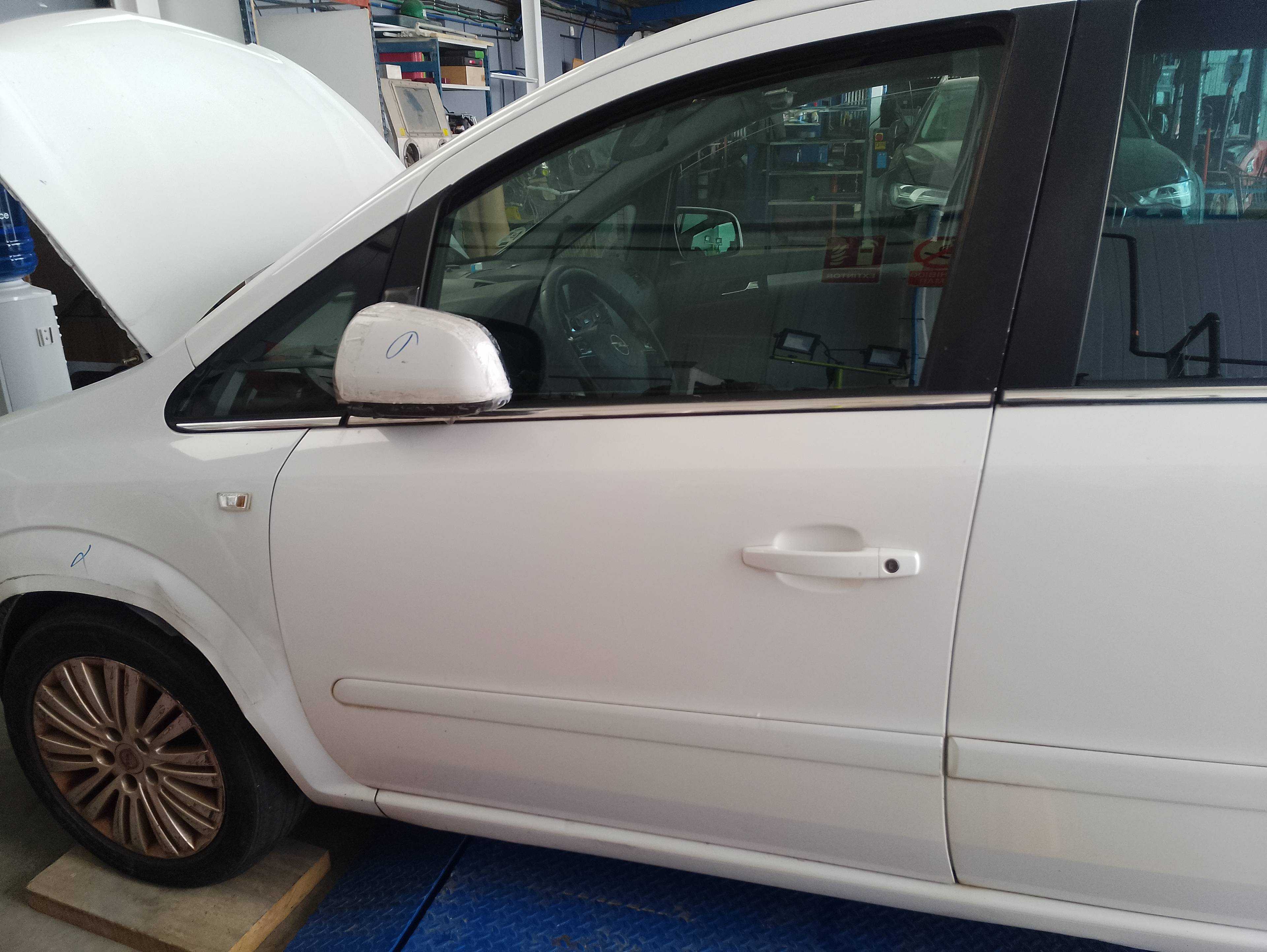 Recambio de puerta delantera izquierda para opel zafira b cosmo referencia OEM IAM   