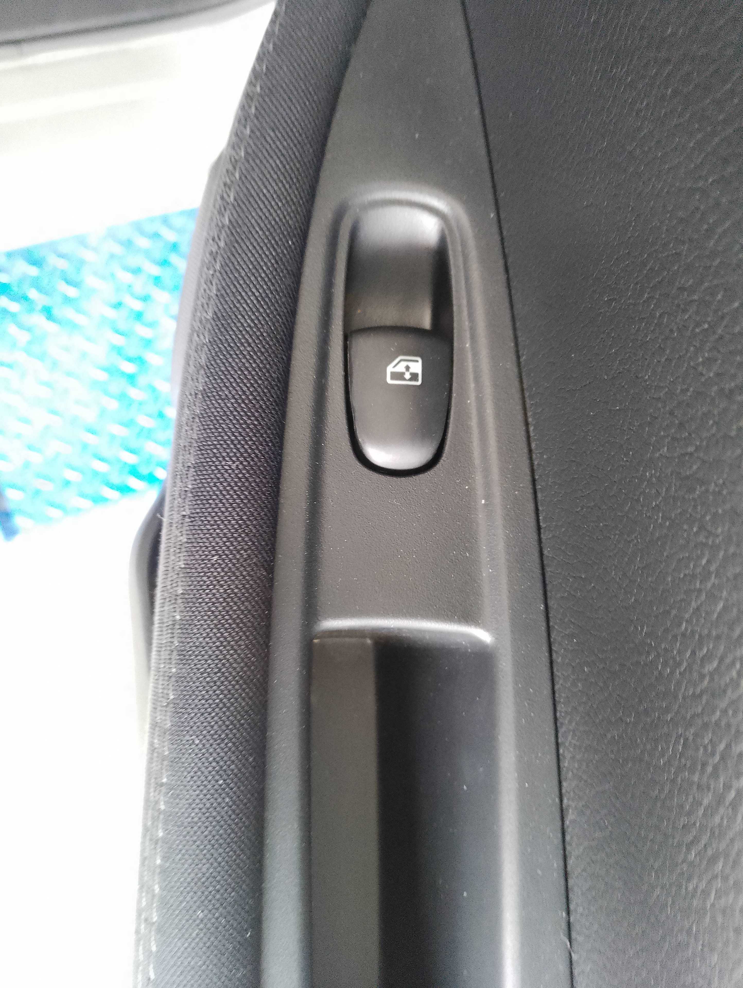 Recambio de mando elevalunas trasero derecho para nissan qashqai (j11) n-style referencia OEM IAM   