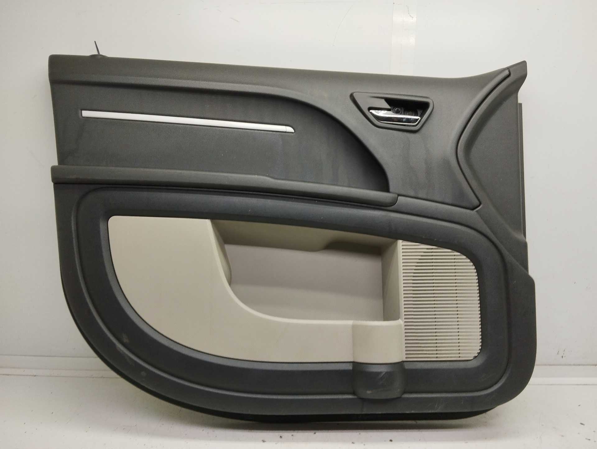 Recambio de guarnecido puerta delantera izquierda para dodge journey se referencia OEM IAM 1HX951K0AB  