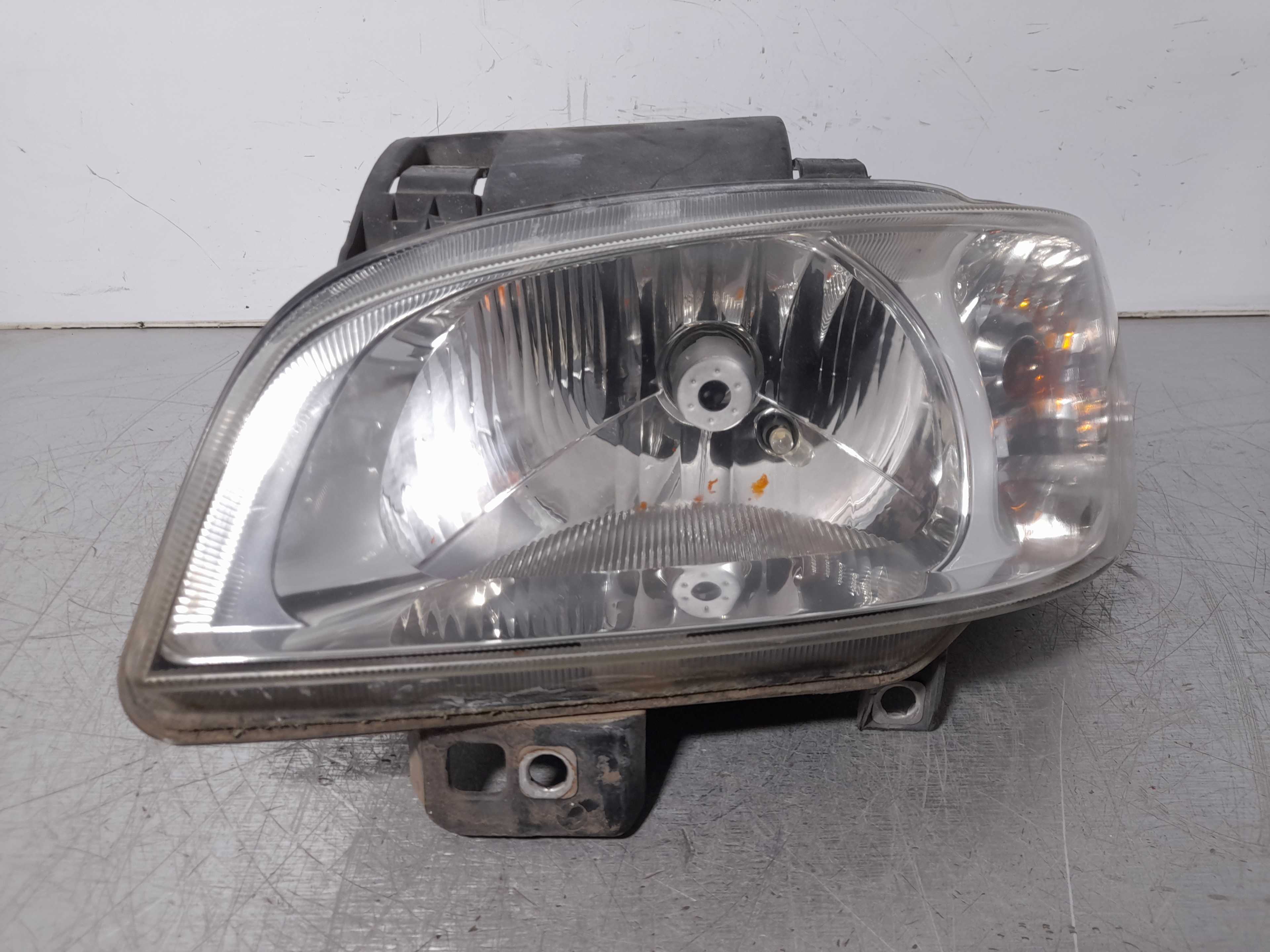 Recambio de faro izquierdo para seat ibiza (6k1) select referencia OEM IAM  VALEO 
