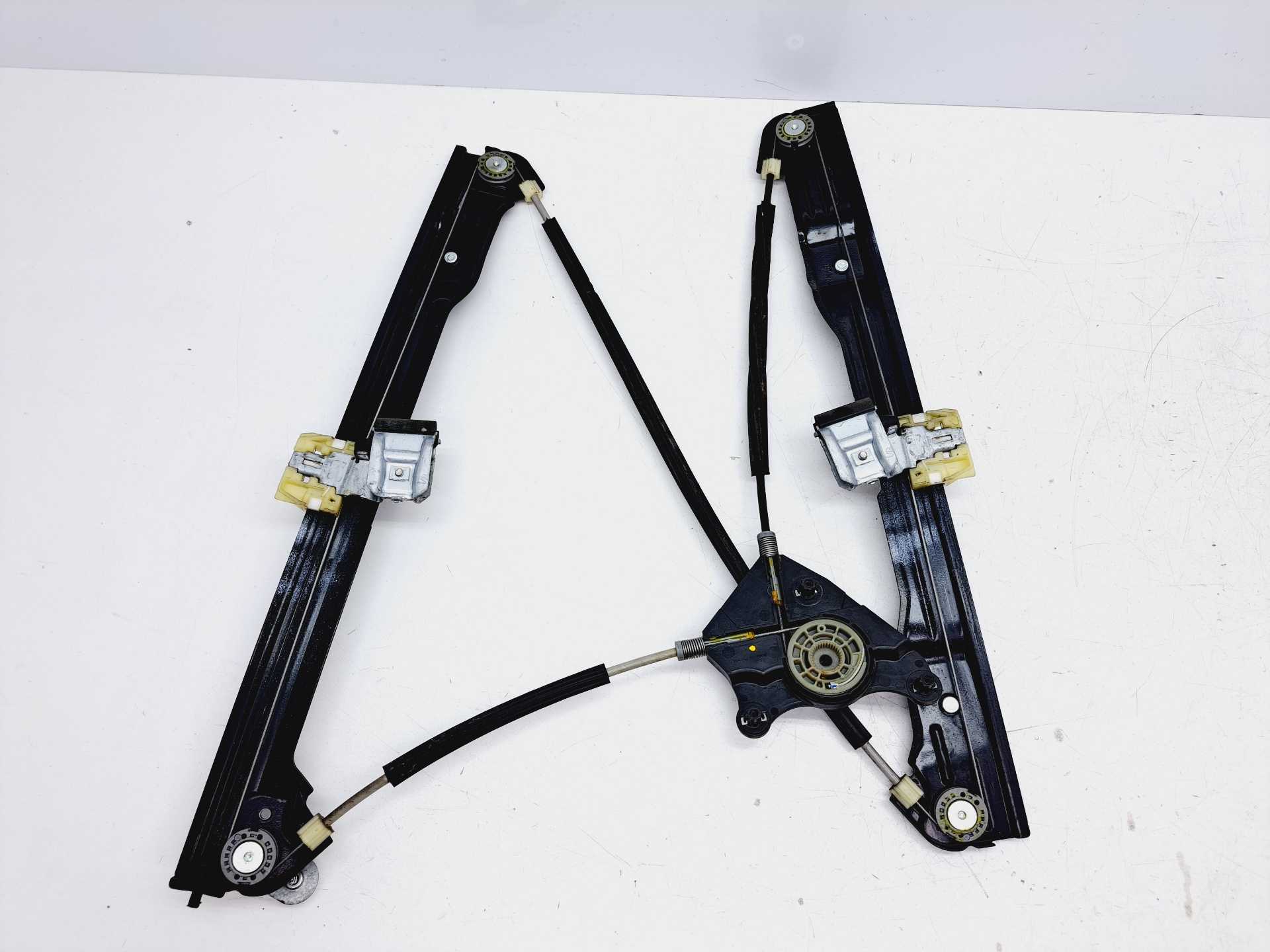 Recambio de elevalunas delantero izquierdo para volkswagen caddy furgón/kombi 2.0 tdi referencia OEM IAM 2K5837461  