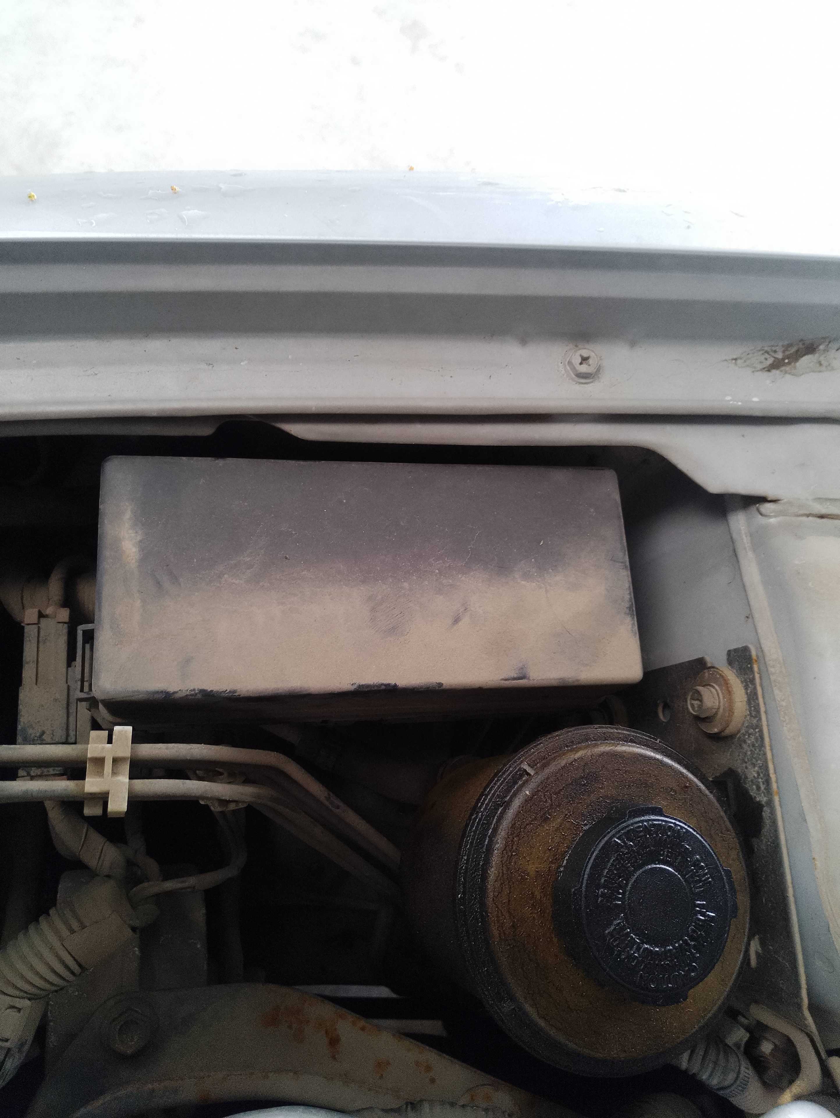 Recambio de caja reles / fusibles para nissan primera berlina (p11) básico referencia OEM IAM   