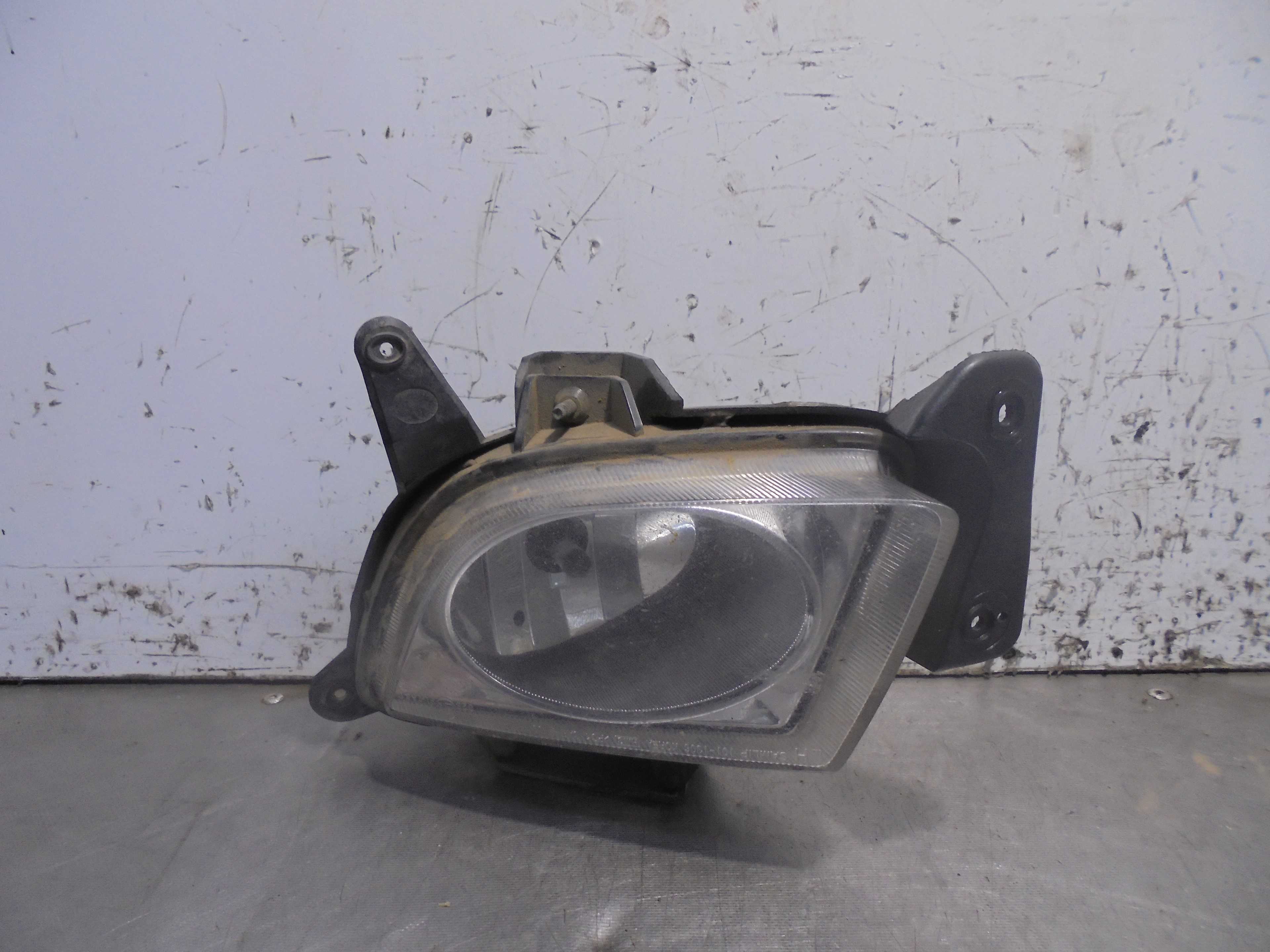 Recambio de faro antiniebla izquierdo para hyundai i30 1.6 crdi cat referencia OEM IAM 922012L000  