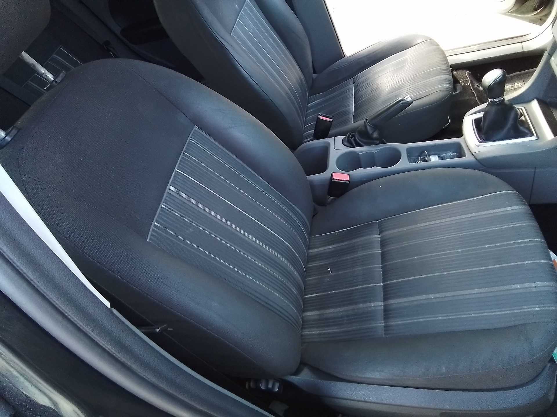 Recambio de asiento delantero derecho para ford focus berlina (cap) ambiente (d) referencia OEM IAM   