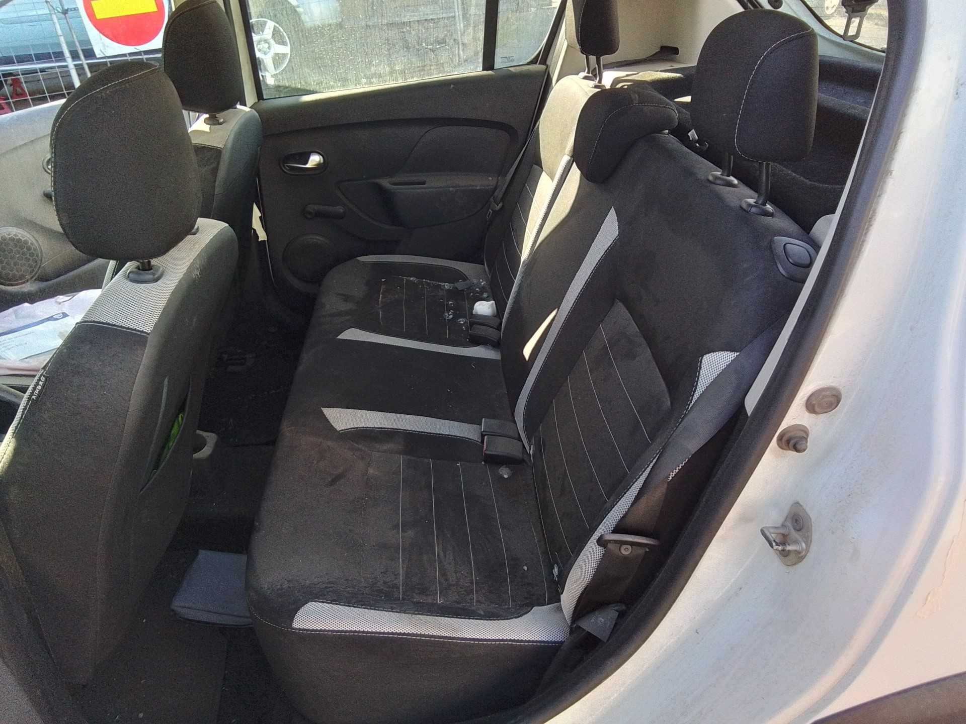 Recambio de asientos traseros para dacia sandero comfort referencia OEM IAM   