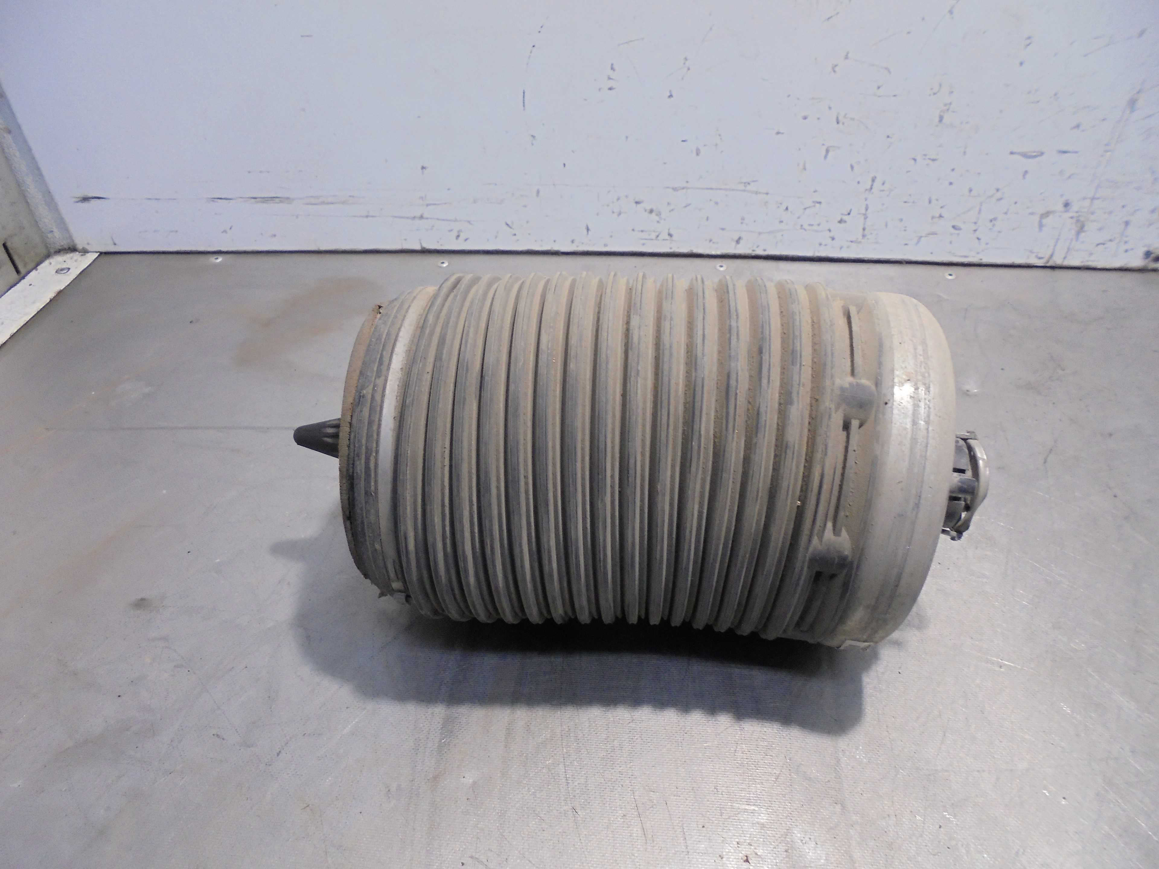 Recambio de balona suspension trasera izquierda para audi a6 avant (4g5) 3.0 tdi quattro referencia OEM IAM 4G0616001 ATE 