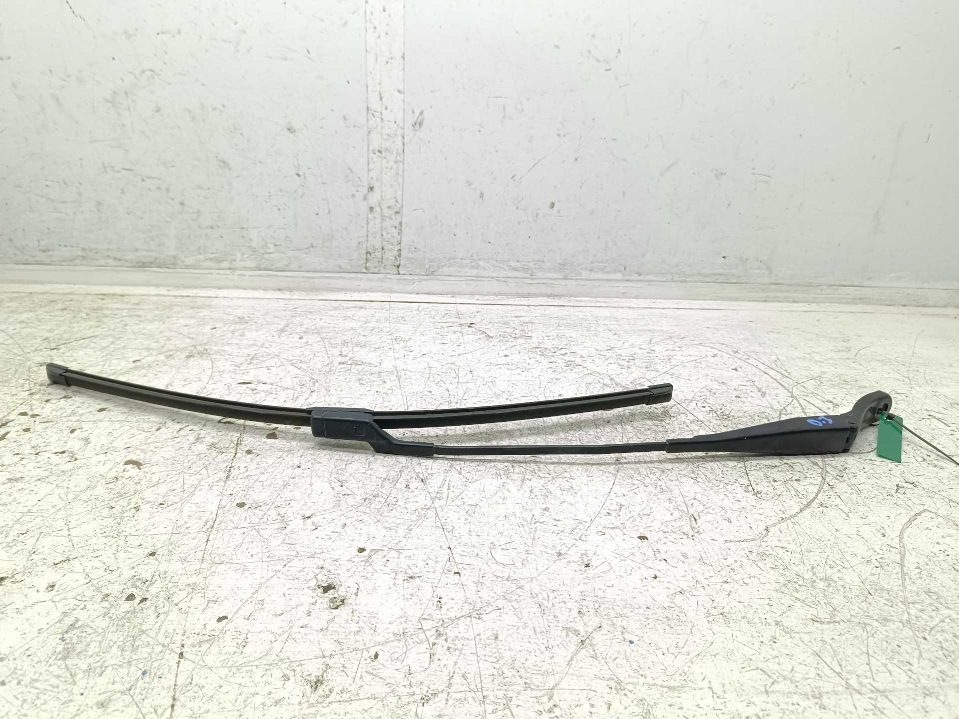 Recambio de brazo limpia delantero izquierdo para peugeot 208 style referencia OEM IAM 9673291980  
