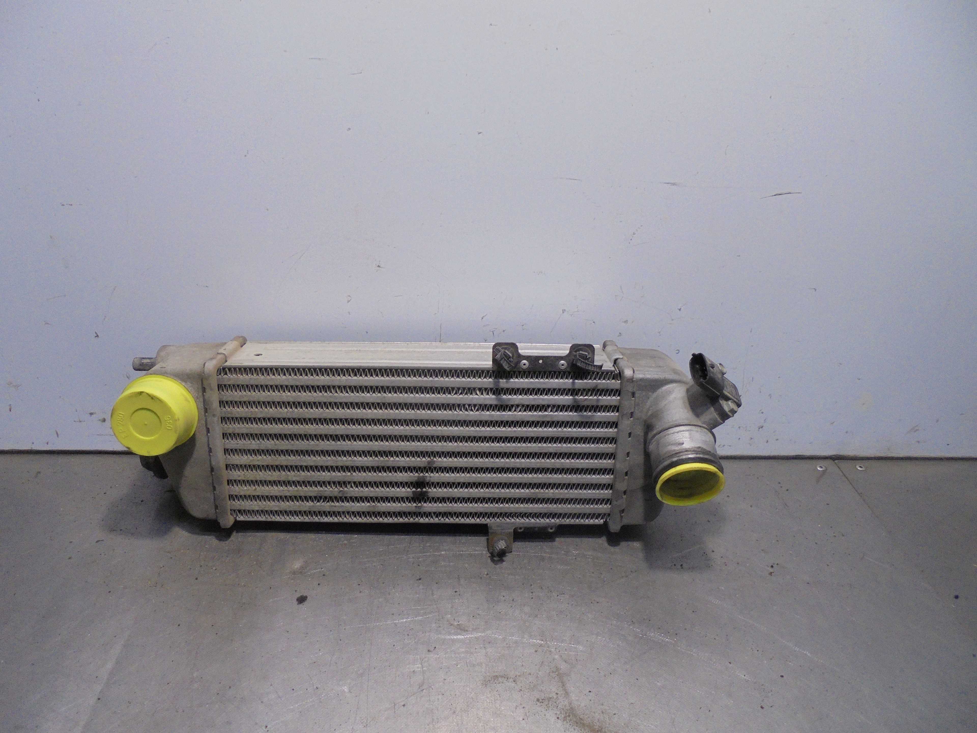 Recambio de intercooler para hyundai i30 1.6 crdi cat referencia OEM IAM 282702A62X MODINE 